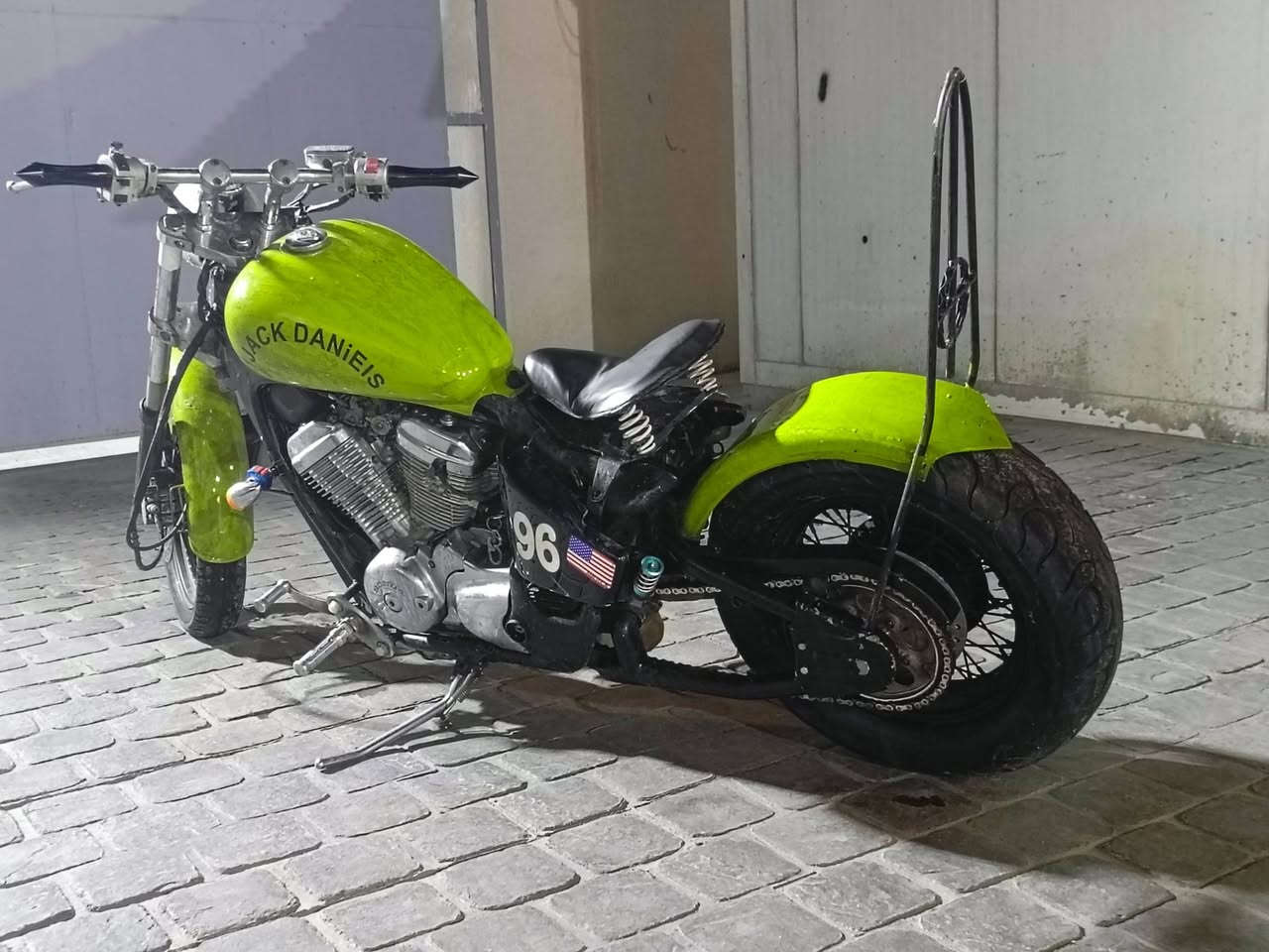 هوندا ستد 400 ببر الدراجه تجفيت جديد كامل الدراجه حلوه يرادله شخاطة مال سلف بس باتري جديد يرادله ترتيبات و تعديلات وتونس اوراق كامله مكان الدراجه بغداد 
سعر 1100 مليون وميه
***********
