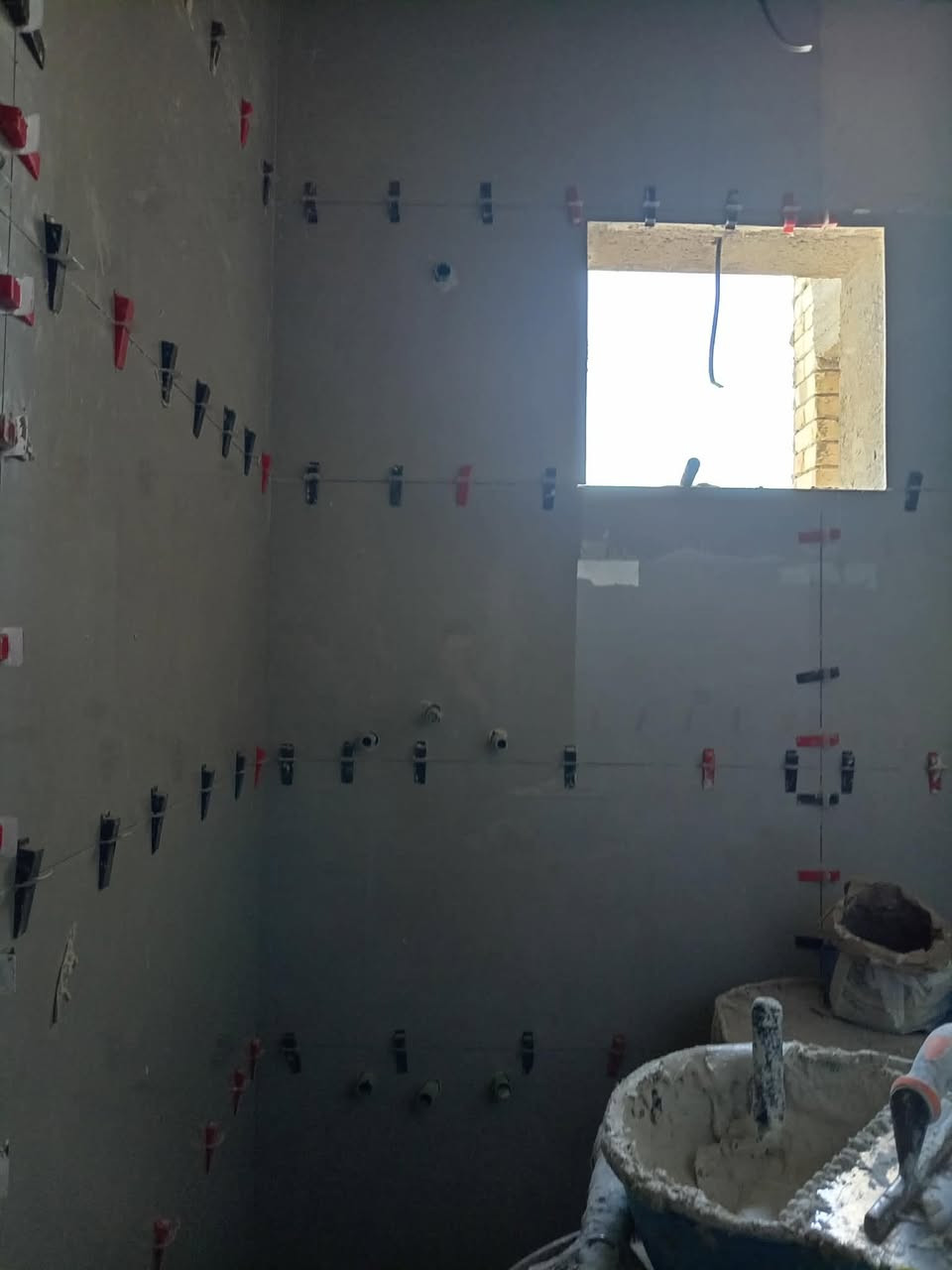 خلفه سيراميك لتركيب الأرضيات والجدران وألواح وكاشي وبايات ومرمر شغل درجة اولى متفرغ في بغداد ***********
