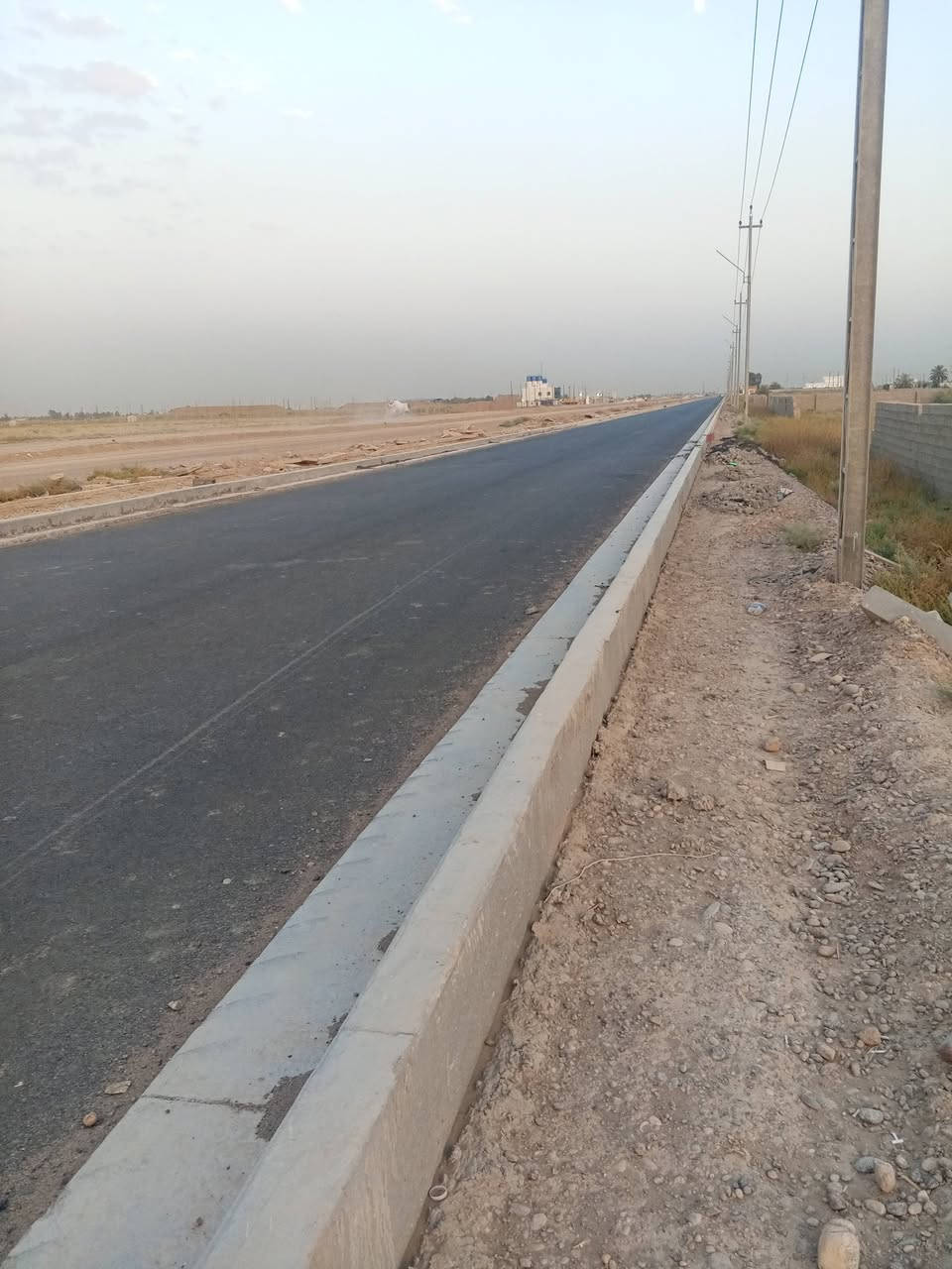 السلام عليكم ارض للبيع  طابو زراعي سند 25 تحويل ثاني يوم قرب سايدين الجوهره بنا قريب   كافت الخدمات للتواصل ***********
