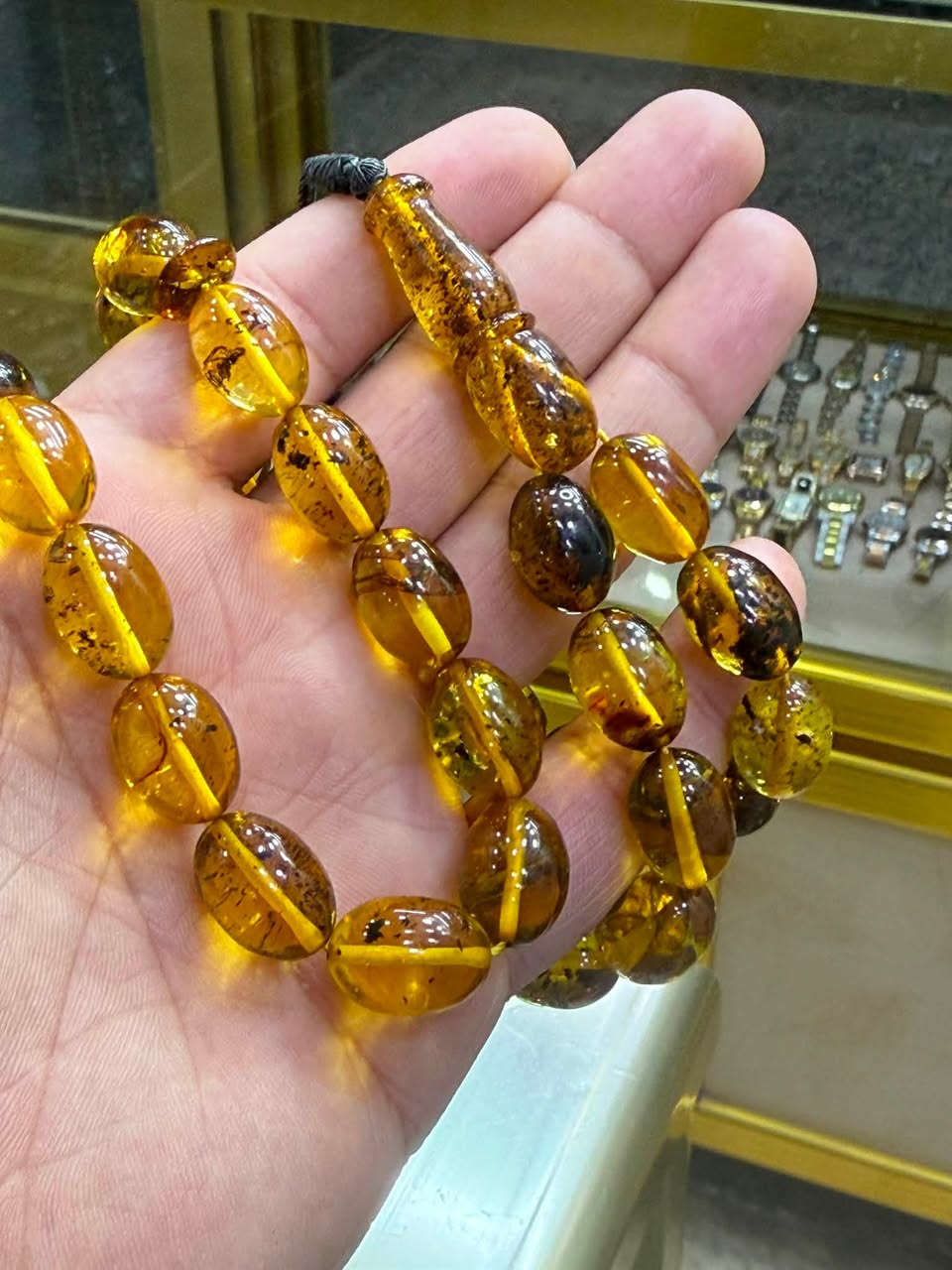 ذهب الرجال 
كهرب روسي حشري 
عود واحد 
٣٣ حبه 
كصه انسيابيه 
لون عسلي شفاف 
الوزن ٤١ غم 
انسب اسعار الكهرب البولوني - الروسي 
متوفره في معرض ساعات رسل لبيع وتصليح الساعات 
بغداد - شارع فلسطين - تقاطع النخله - مقابل جسر المشاه - معرض ساعات رسل
***********

