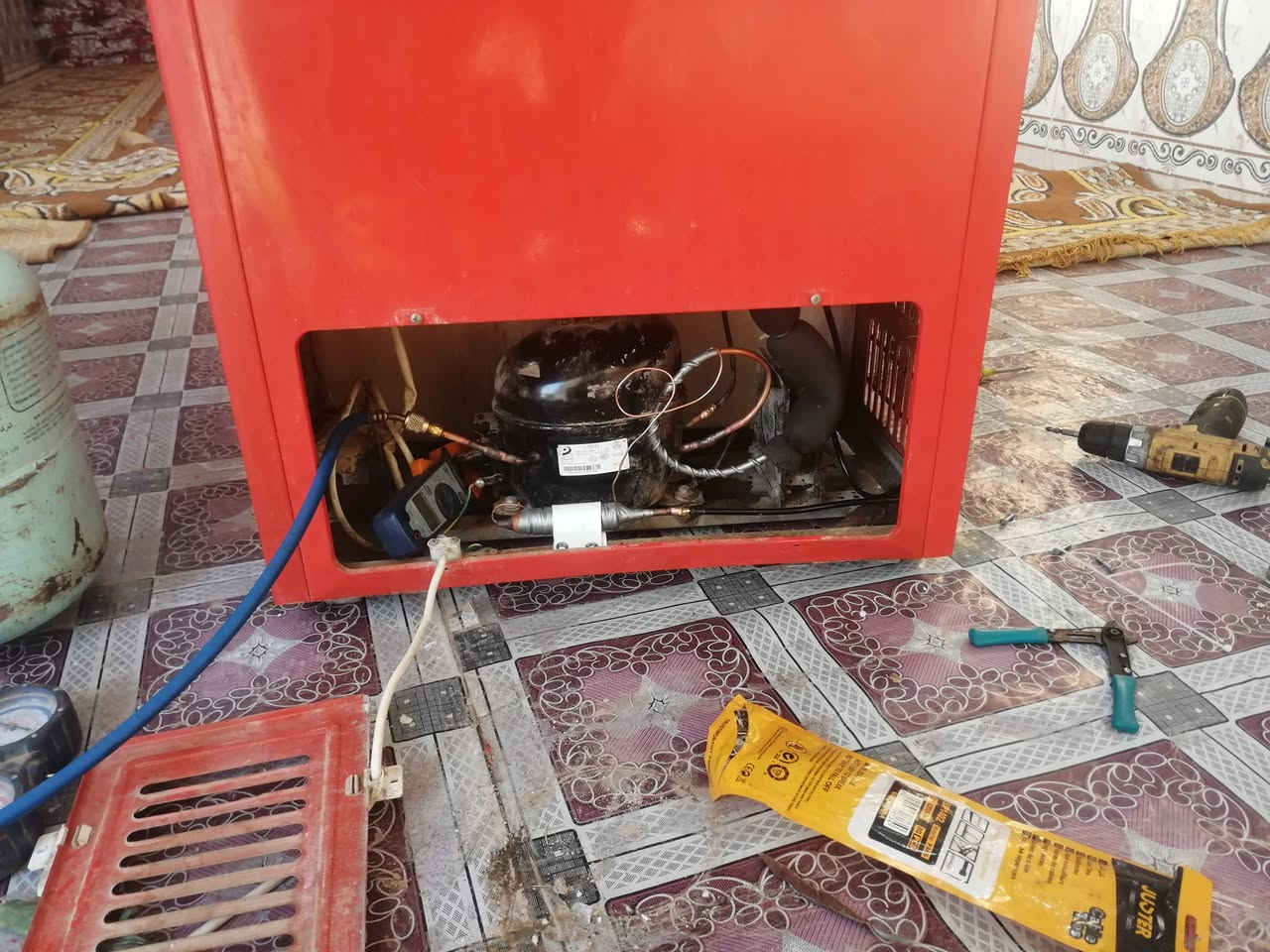 النظافة 🔍 الجمالية 📸 الترتيب 🎩
يمي ما تحتار كلشي صار سهل
تصليح مجمده بيه ليك داخلي لف فريز وعمل موقعي
أحمد أبو عباس الرفاعي ***********
