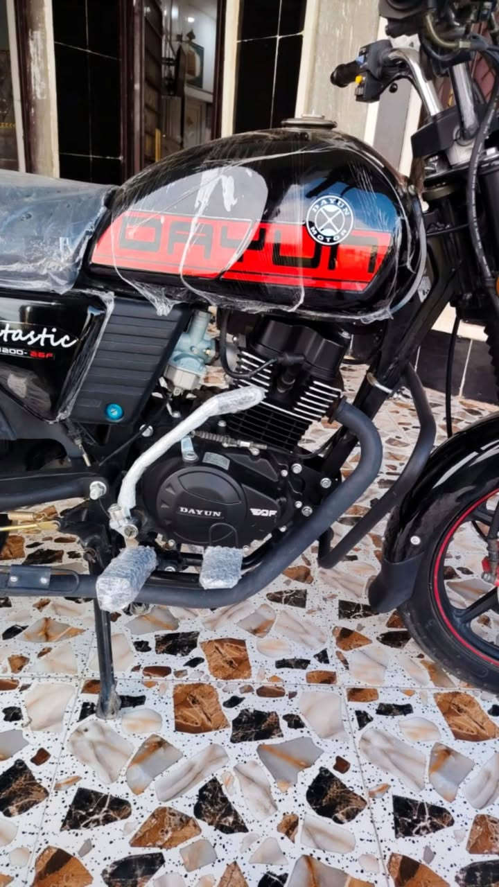 دايوان سكنر شكل ال26 محرك 200cc أخت زيرو ماشيه 2000
مكفول كفاله عامه دراجه ما ناقصه شي واحله من صوره تشغيل

عن بعد  لايت لد كهربائيات كله شغاله الشراي يتصل 

مكاني ديالى  الخالص رقمي لاستفسار ***********
