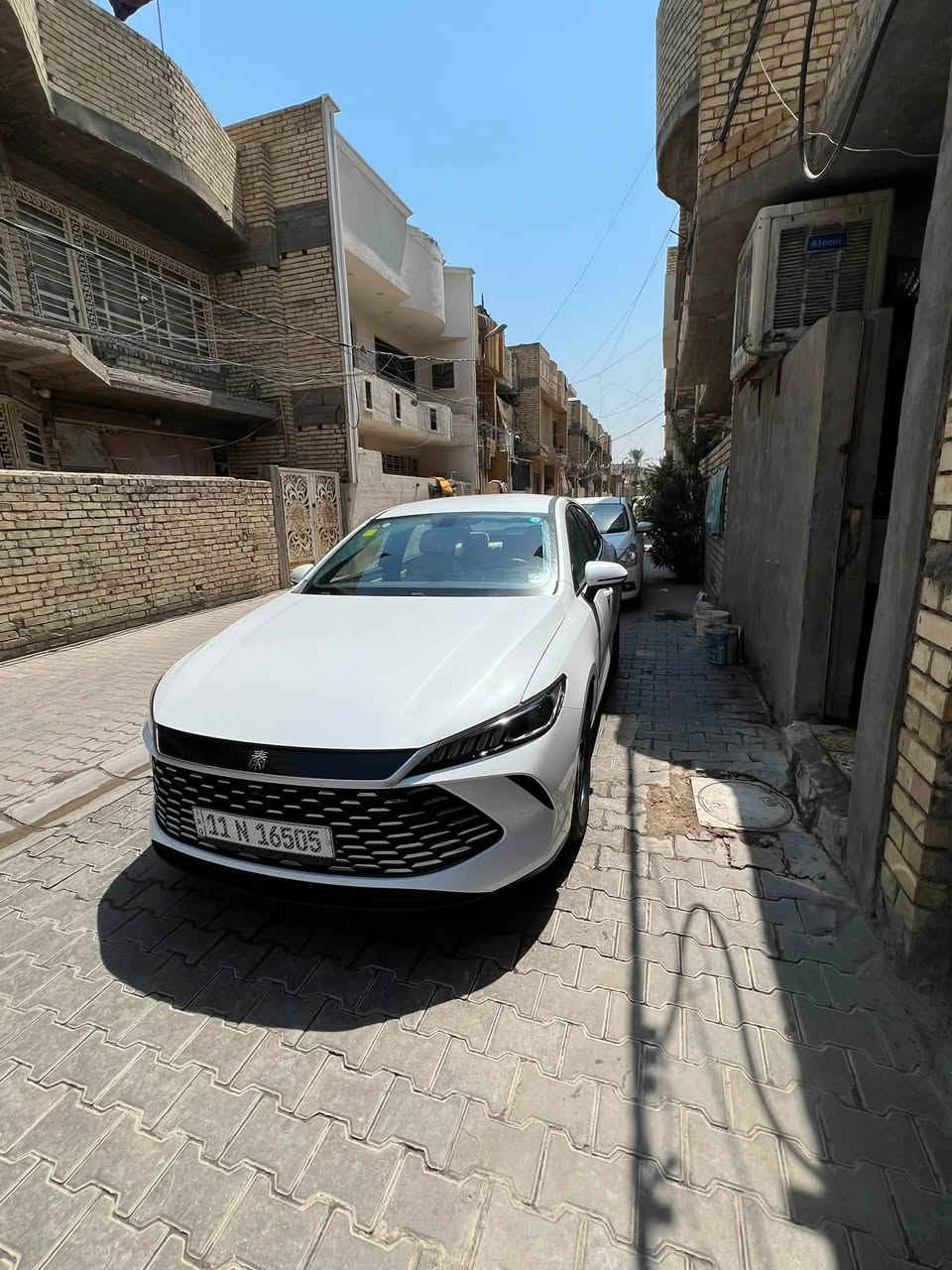السلام عليكم 
كن بلاس موديل 2025   داخل ابيض. 
كامله ملحقات
بصمه وكارت
ماشيه 3 الف كهرباء 4 الف بانزين 
السياره زيرو بحالة الوكاله. غسل مامغسوله 

السعر / 19 مليون 600 وبيها مجال كلش قليل 
مكاني بغداد.  الشعله
***********
السياره كفاله عامه بحالة الوكاله 
بيه ملاحضه جدا بسيطه  خدش بل الدعاميه  موضحه بل الصور

