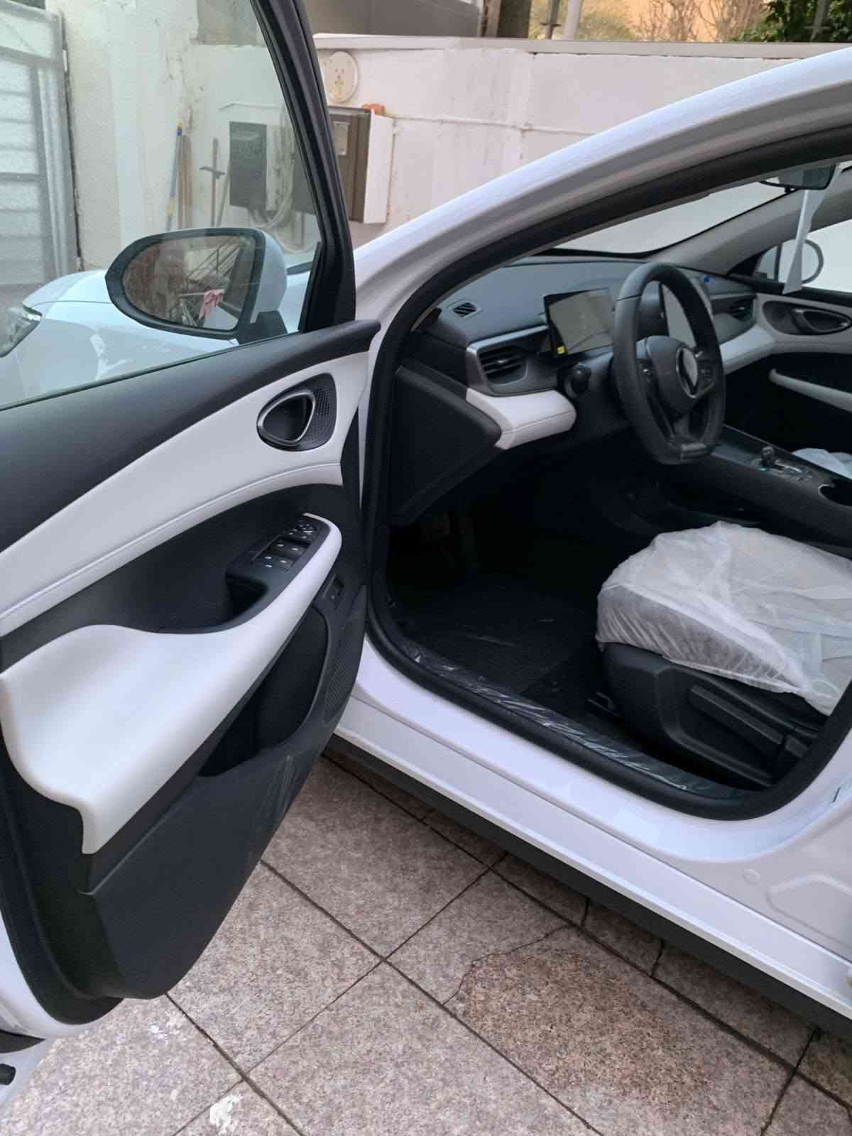 للبيع  byd سيل 5 2025 بلكن هايبرد تمشيك 2100 بلتفويله بطاريه 55  مكفوله كفاله عامه وياها كارت تشغيل وفوم وشاحنه و سبير وارضيات رزلاين وشادلها عازل مال جام حراري ماشيه 10 آلاف السعر 22 مليون مكان السياره بغداد للاستفسار ***********
