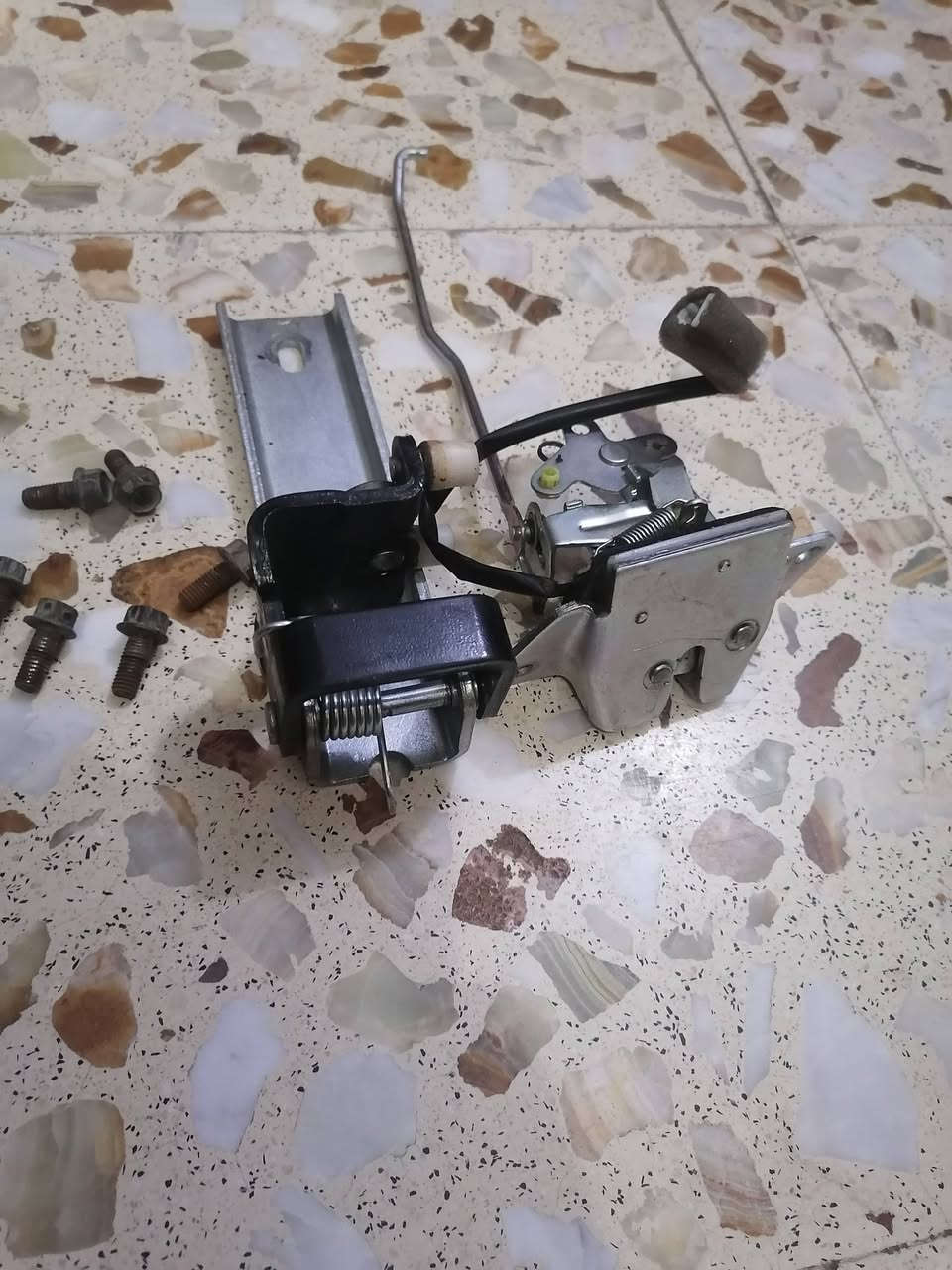 قفل جنطه • عقراب باب سلايت • قطع غيار