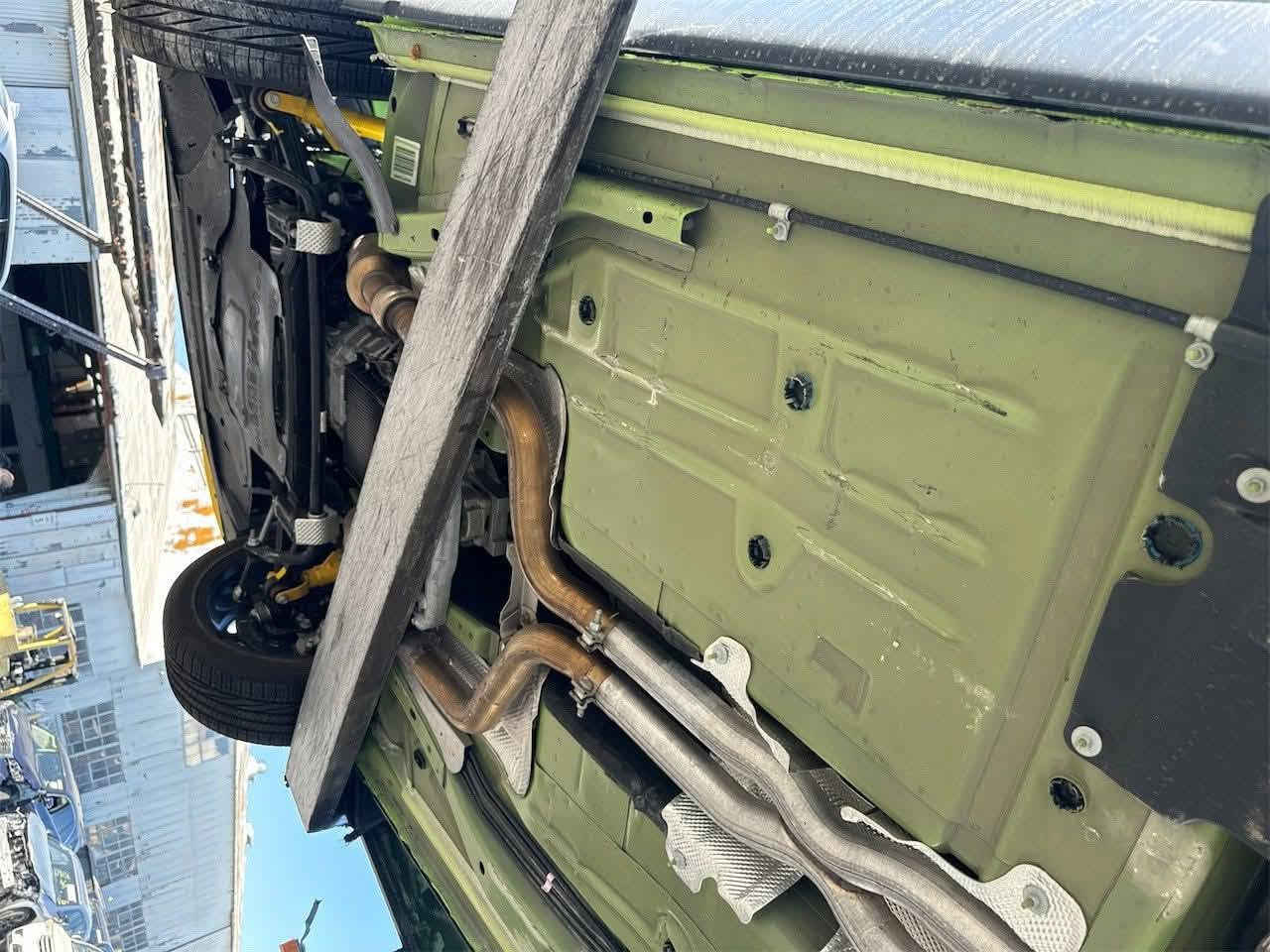 سلام عليكم دوج جالنجر موديل 23 GT    حادث بنيد و جاملغ    مكينه 3600.   كير وحداديه وتخم تأير وتبريد كله جاهز.    مكان سياره بغداد.  ماشيه 35 مايل.   صور الحادث بل منشور.    الاستفسار على الارقام التاليه ***********.    ***********
