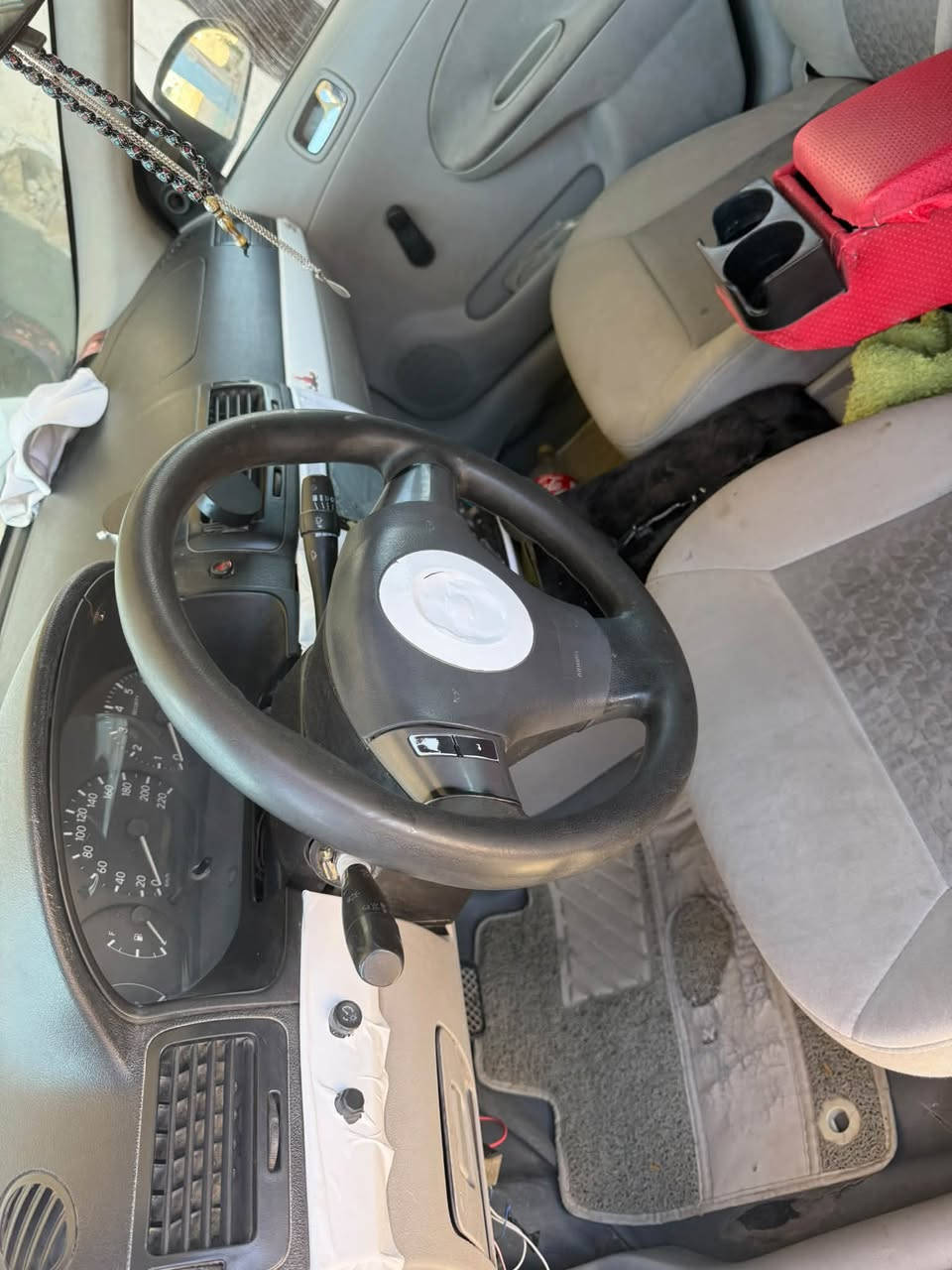 السلام عليكم .. للبيع شوفر كوبلت 2008 مكينة 1800 بيكاجو صارلي 3 اشهر من شاده مكينة هيه وكيرها تحويرة جديدة خير من الله مكينة شرط كير شرط حدادية 70‎ بالمية كهربائيات جاهزة لايت زنون مكان السيارة ذي قار مركز السعر 40 الاتصال على هذا الرقم ***********
