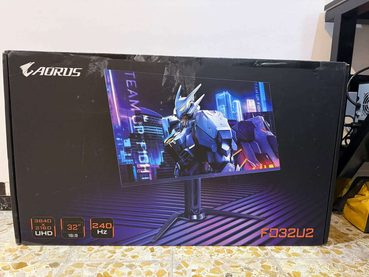 Aorus OLED • ٣٢بوصة • ٤ك ٢٤٠هرتز