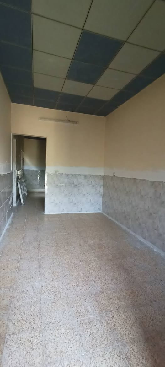 دار للايجار 🏠
حي البكر قرب ساحة العابد 
مساحة 💯 م 
غرفة نوم وهول واستقبال ومشتملات 
كاشي سيراميك سقوف ثانوية...
للاستفسار مراجعة مكتب المازن حي البكر شارع المنظمة قرب المركز 
او الاتصال على 📞☎️***********
