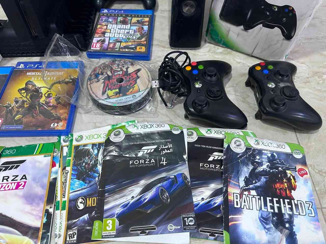(بلي ستيشن 4 )
يده واحده فقط 
استان للبلي ولليدات والقراص 
٣ اللعاب معه 
4.8 GB 
بلي نظيف مستعمل شغال وبيه مشكله بسيطه جدا بالعدسه القارءه للقرص يحتاج تنظيف عن غبار 
………………………………..
(اكس بوكس 360 )
يدتان وحده لسلكيه 
به 150 لعبه بالهارد 
16 قرص منفصل 
نظيف جداا مستعمل 
2.5 GB
****شرط البيع كلا القطعتين لا يوجد بيع منفصل ***
البصره -ابو الخصيب 
***********
