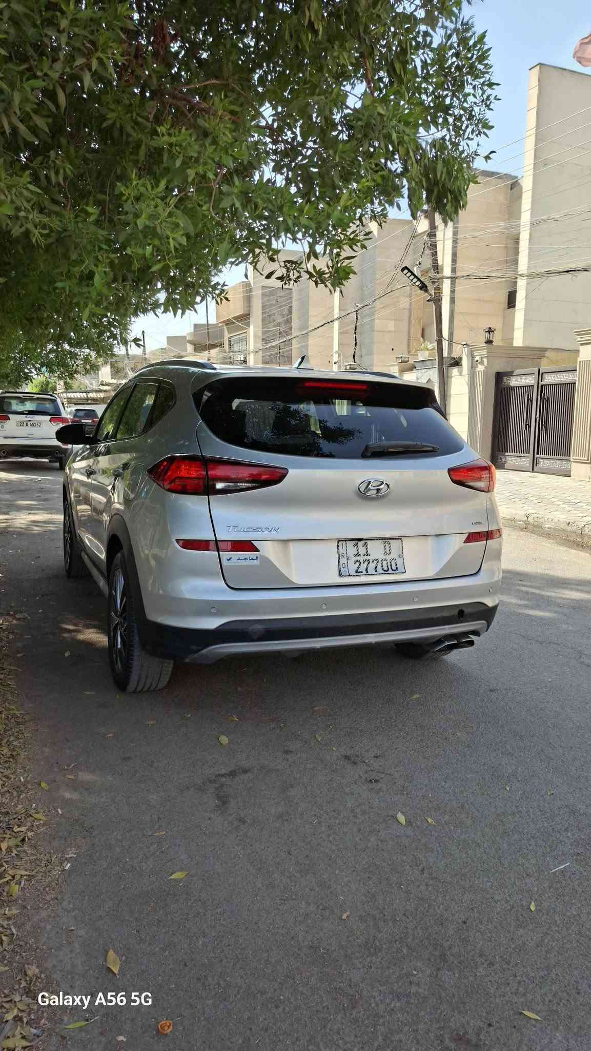 مساء الخير حبايب 🤍
توسان مديل 2019 ماشية 45mi 
#السعر 147 وبيها مجال وممكن مراوس.
وارد امريكي حادث فقط مقدمة البنيد بدون شواصي بدون لغوده نهائيا 
بيها سونار وصور الحادث موجوده بالمنشور  .
السيارة جهازه من كلشي والسيارة بيها منضومة تبريد كامله جديدة و كامله من صيانة كشناتها جديدة جدا وسبيرها جديد جدا
  مواصفات
تحديد مسار
 بصمه تشغيل
  اوتو هولد 
هاند بريك بصمه 
رادار امامي خلفي وجانبي وكامره دواره
اندرويد اوتو 
تدفئه تبريد بالكشنات كشن السايق كهرباء 
ويل حجم 18 بلادي 
للتواصل  *********** ☎️
                ***********☎️

نص مكتوب في الصور:
- Galaxy A56 5G