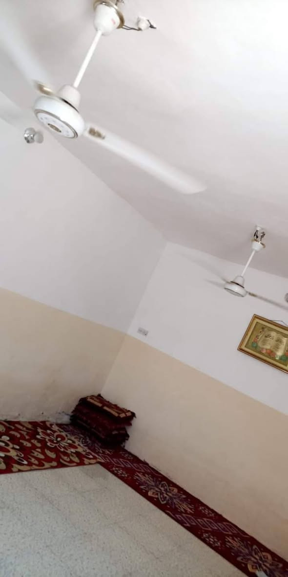 بيت للبيع طابو زراعي السند بأسمي
المساحه 150 متر
يبعد عن الشارع 150 متر متوفر ماء اساله وكهرباء ومولده شارع 
متكون من غرفه نوم وصاله ومطبخ واستقبال والسطح فرشي 
السعر خاص 
الاتصال علئ ***********
***********
