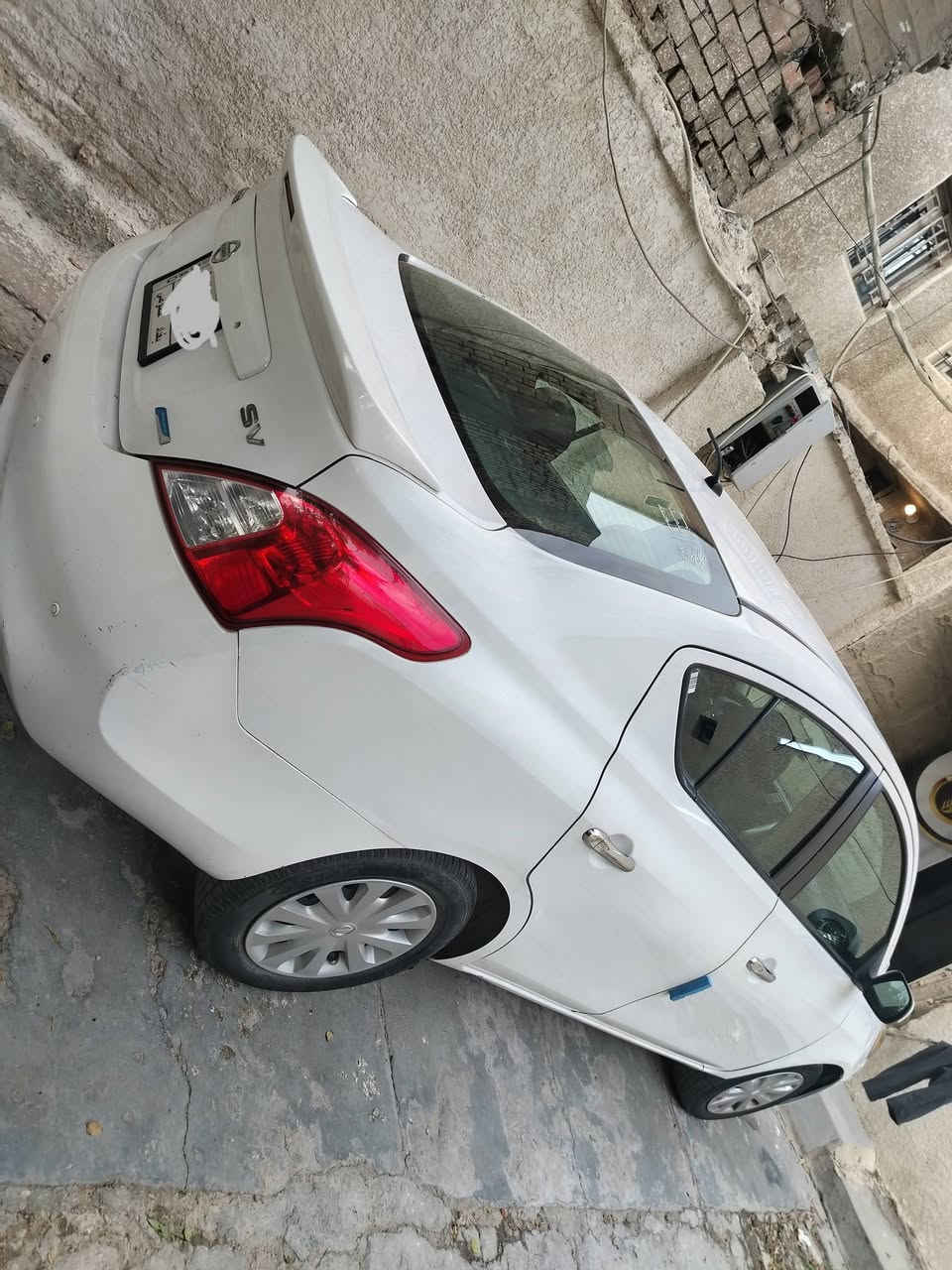 نيسان فيرسا • ٢٠١٣ • ٦٠٠٠٠ ميل