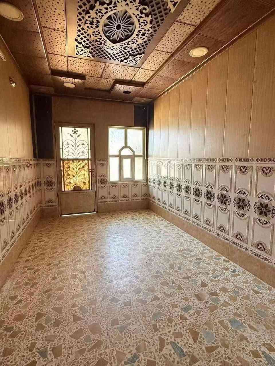 بيت للبيع 100 طابقين حي الانتصار شارع 60 قريب على شارع 60 يتكون البيت
طابق الاول 

غرفة نوم وهول واستقبال ومطبخ وصحيات 

طابق الثاني 

غرفة نوم وهول وصحيات 

للاستفسار الاتصال على الرقم *********** او مرسلة الصفحة
