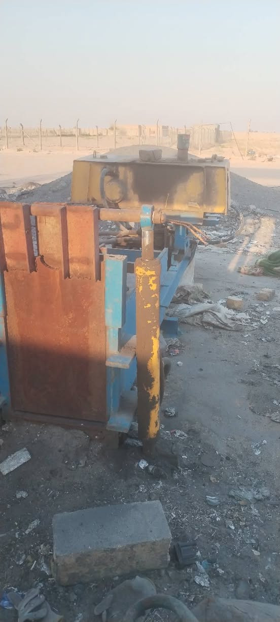 سلام عليكم عندي مكبس قوطيه شغل عراقي للبيع للاستفسار ***********

