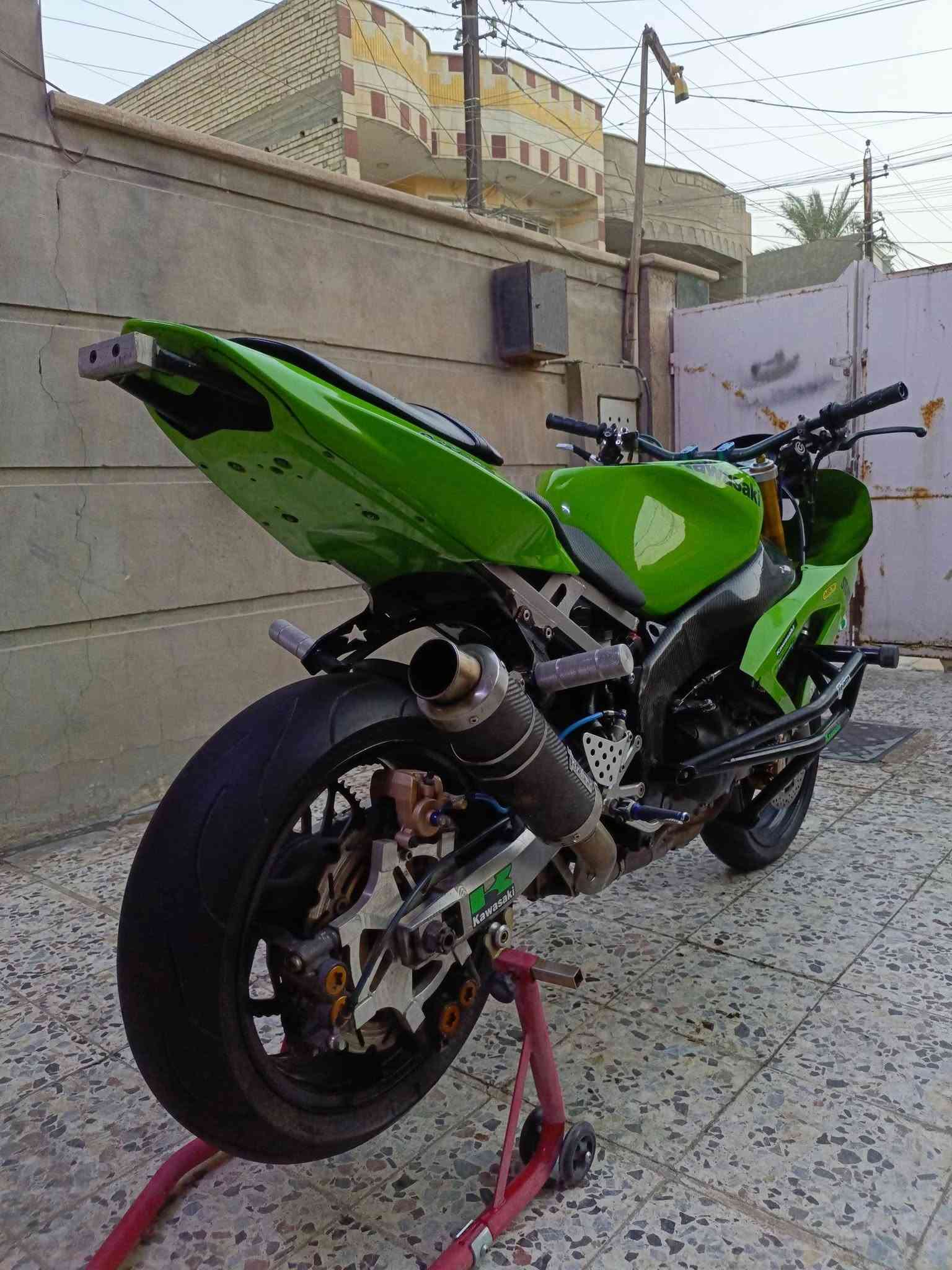 السلام عليكم كاوسكي 2004 636مزوده فجوج ابوطره شاصي كاربون قباق كاربون صالنصه مايف دراجه اي نقص مابيه بجم اعمه مامتواجد خاص شراي  يتصل مكاني بغداد ***********
