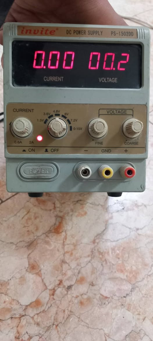 بورس بلاين++ غسالة قطع الكترونية
⚡ المواصفات
الموديل: PS-1502DD
النوع: مزود طاقة DC مختبري قابل للتعديل
الفولتية: من 0 إلى 15V DC
التيار: من 0 إلى 2A تقريباً
القدرة القصوى النظرية: حوالي 30W
الشاشة: تعرض الفولت والأمبير رقمياً.
ضبط الفولت:
COARSE ضبط خشن
FINE ضبط دقيق
اختيارات الفولت الثابتة: 1.5V، 3.6V، 4.8V، 6V، 7.2V، بالإضافة إلى مدى 0–15V.
المخارج: موجب +، سالب −، وGND.
مؤشر ON/OFF للتشغيل.

ملاحظة:  الجهازين مستعملات مال محل 

السعر: 25 الف
للتواصل ***********
