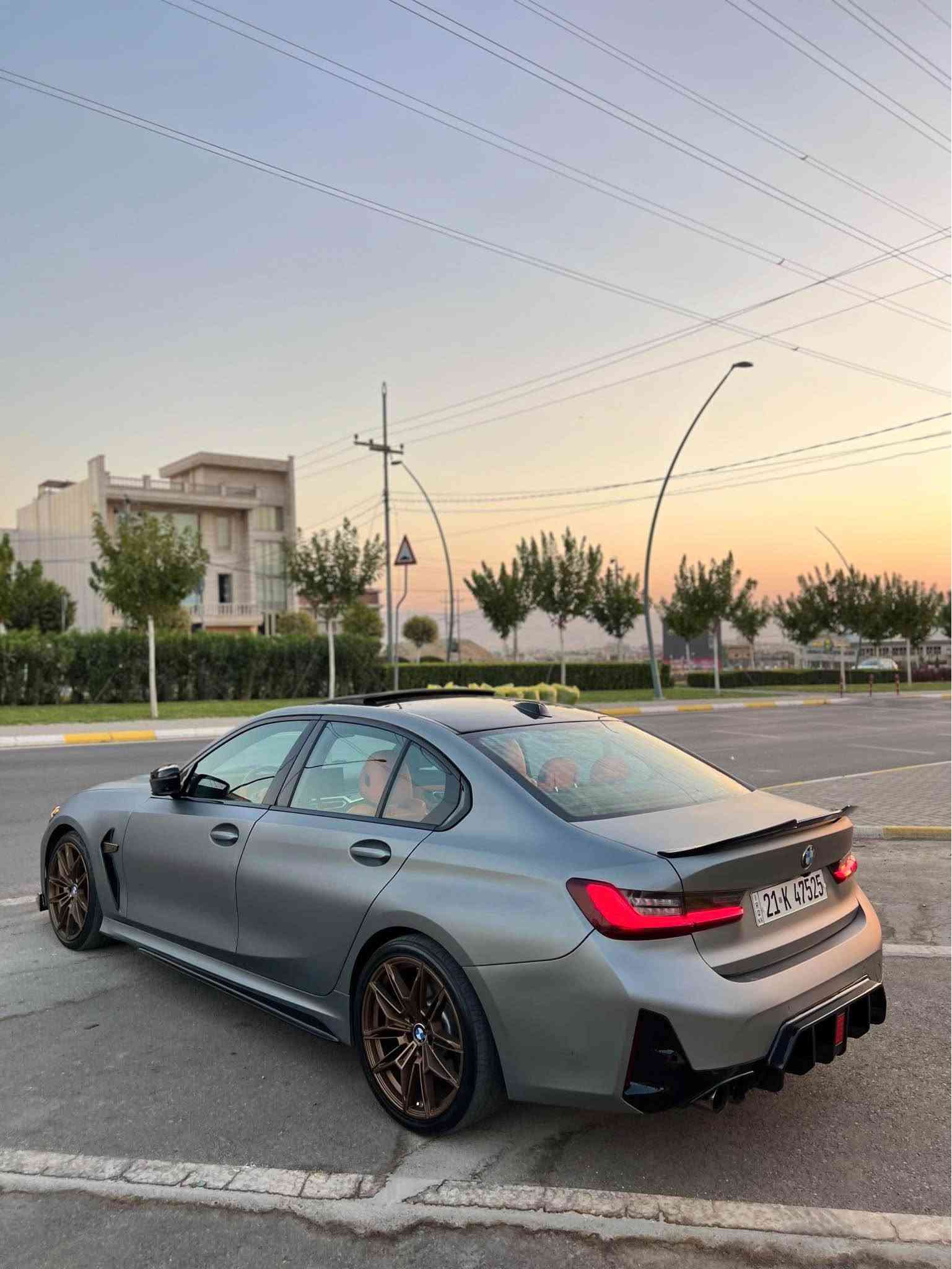 Bmw M340i 2023
سەیارەکە زۆر تازەیە 
سیستەم صاڵانصای لەسەرە

فول مواسەفات
داتاشۆیە 
کوشن گەرم سوکان گەرم 
ویلی M3
چەمەلەخەکانی M3

مەکینەی نەکراوەتەوە 
90 هەزار کیلۆمەتر ڕۆیوە

گێڕ و مەکینەی بەشەرت
ڕۆنی تازە گۆڕاوە
تایەی تازە
کامل بۆیاخ مات کراوە 
پێشو دوا کەپس
ئێرباگ سوکان و شان تەقیوە 
شوێن: سلێمانی
*********** السليمانية, العراق
