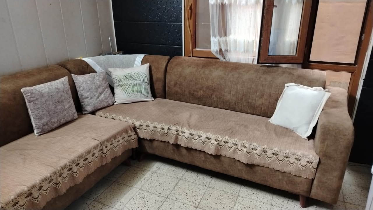 ديوان • خمس قطع • ٩م