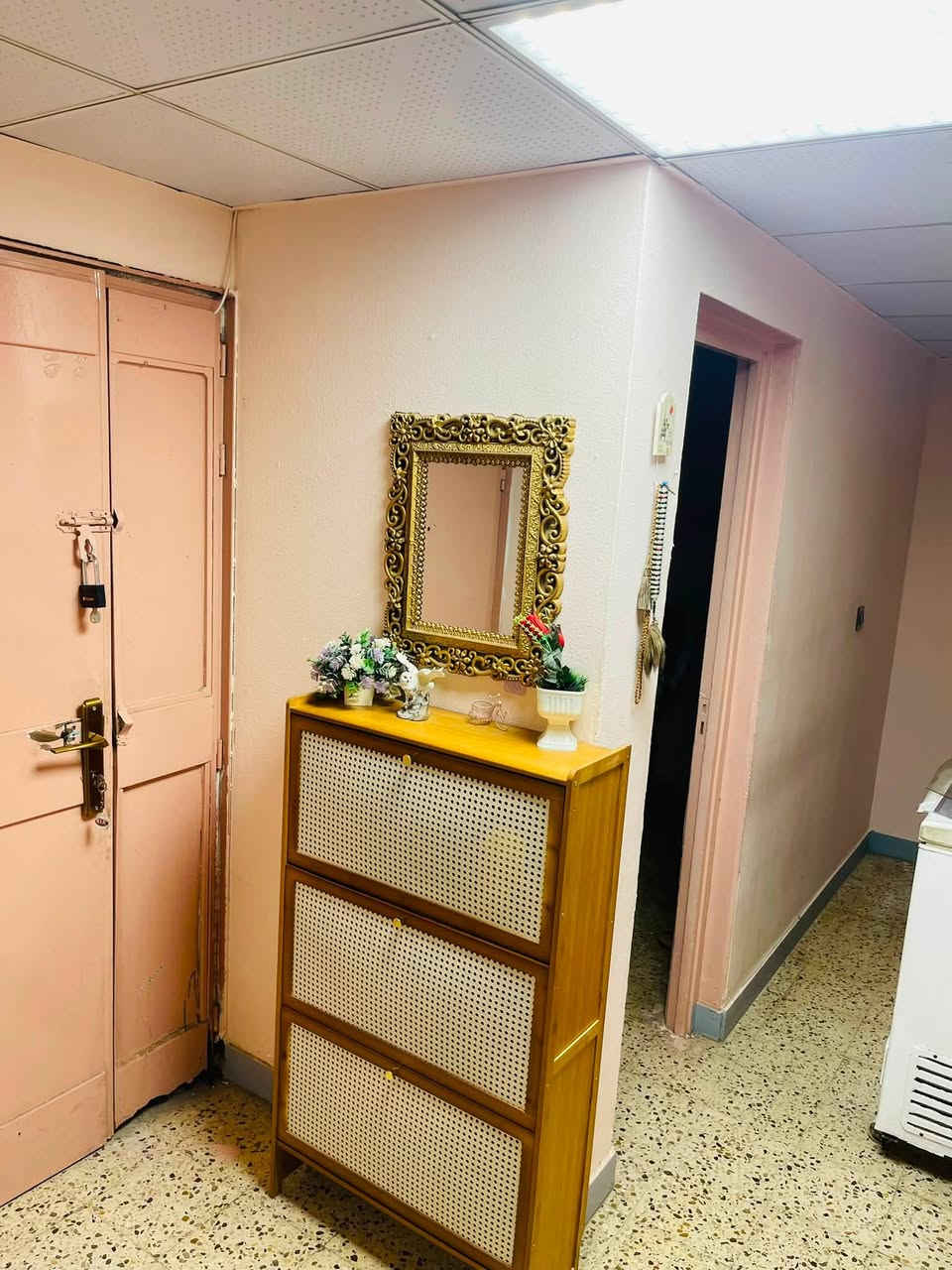 ‪_‬ 🏠 للبيع شقة في مجمع القادسية
📍 الموقع: قرب سوق المجمع

🏢 الطابق: ثالث

🛏️ عدد الغرف: 2 غرف

🏡 شقة مناسبة للسكن والاستثمار

للمهتمين والاستفسار، يرجى التواصل على الخاص.

‭***********‬

‭***********‬
