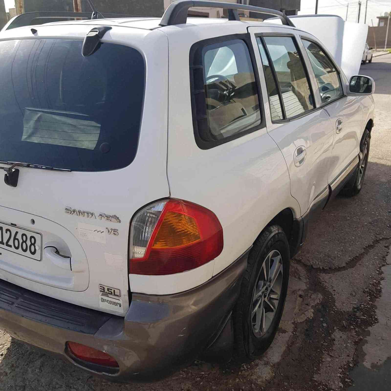 سنتافي موديل 2004
سياره مرتبه كير محرك مكفول 
تبريد شغال فول 
رقمها شمالي عندي وكاله عامه بيها 
رايدها اب 68 ورقه 
الاتصال او وتساب ***********
مكاني شارع فلسطين ساحة بيروت
