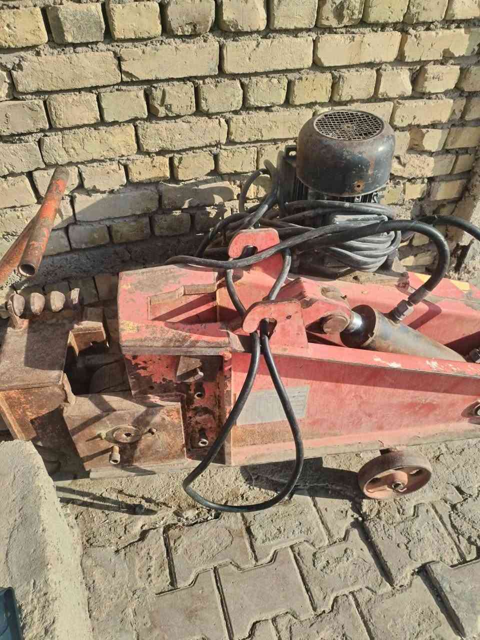 سلام عليكم مقص كهربائي تري فيز للبيع
للاستفسار الاتصال على رقم ***********
