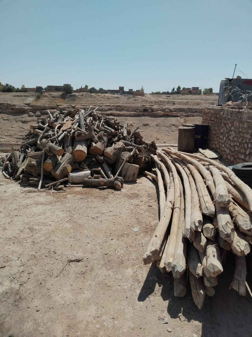 سلام عليكم 
اخوان حطب +جوايز  
الجوايز: يرهمن حطب ويرهمن مال سقف 
الحطب: ليسئل على نوع الحطب مخبوط توث +مشمش +غرب 
الموقع: البوحيات الرأس الغربي 
الاستفسار ***********
