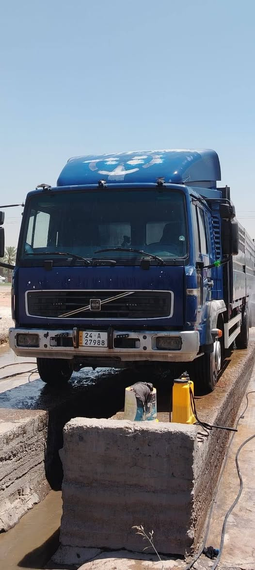 فالفو اف ٦ للبيع موديل 2001 دبل قمارة منامية ثمانية برغي طول سبعة وربع محرك ستة سوبر بم ونوزل بلادي شرط لا صرف ولا بخار ما مفتوح كير عادي ٦ نمرة تبريد تدفئة تخم تاير حدادية كهربائيات كلها بشرط رقم دهوك تحويل بسمنا السعر ١٥٠ بيه مجال قليل ***********
