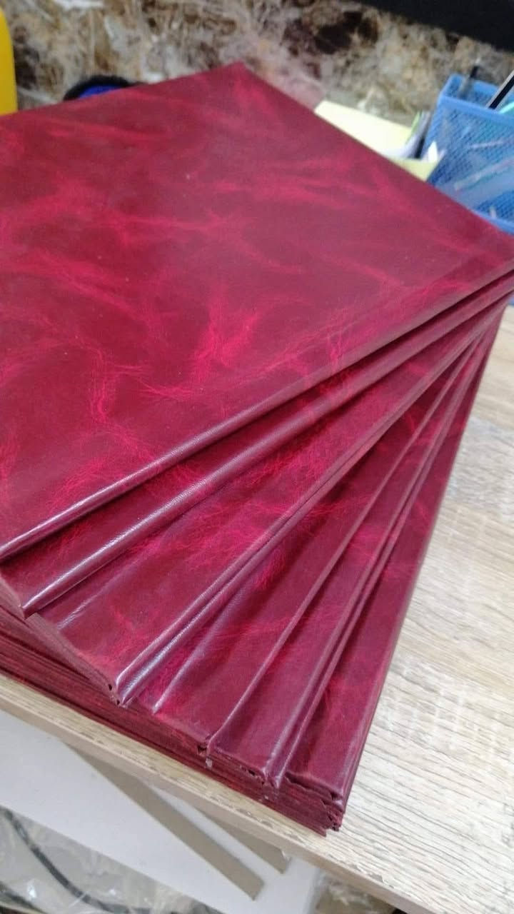 غلاف هارد كفر سجلات مشمع جلد
 ومتوفر طباعه حسب الطلب
قياس   A5)  كارتون
15.4x21cm
100 ورقه ب ١٠٠٠ دينار
200 ورقه ١١٥٠ دينار
300 ورقه ١٢٠٠ دينار
قياس a4
21x31cmكارتون
100 ورقه كعب 1cm ب ١٧٠٠ دينار
200 ورقه كعب 2cm ١٨٥ دينار
300 ورقه كعب 3cm ٢٠٠٠ دينار
..........................................
قياس a3 31x43cm خشب فايبر ٣ ملم
100 ورقه كعب 1cm ٥٠٠٠ دينار
200 ورقه كعب 2cm ٦٥٠٠دينار
300 ورقه كعب 3cm ٧٥٠٠ دينار
يتوفر تجهيز قياسات حسب الطلب
العمل الاستندر يكون كارتون
ويتوفر خشب فايبر ٣ ملم بسعر مختلف
يتم تثبيت الحجز عن طريق العربون
ويستلم الزبون وصل استلام بالمبلغ
اقل كميه ١٠٠ غلاف  التجهيز خلال أسبوع
عنوان الورشه الديوانية حي الميكانيك قرب مكتب الوزير للشؤون الداخليه
