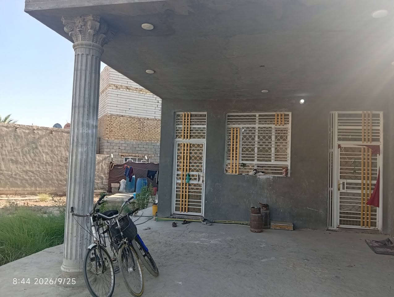 دار سكن للبيع ارض ارض زراعيه سند 25   بسمي المساحه 750 متر مساحت البيت 220 متر يحتوي على غرفتين نوم 5/4 صاله 10/4 مع استقبال 10/4 مع مدخل2/4 مطبخ 4/4 مع صحيات داخليات مع صحيات خارجيات البيت يبعد عن التبليط 30 متر ماء أسأله كهرباء للستفسار عله الرقم *********** يوجد واتساب

نص مكتوب في الصور:
- 8:46 2026/9/25
- 8:45 2026/9/25
- 8:44 2026/9/25