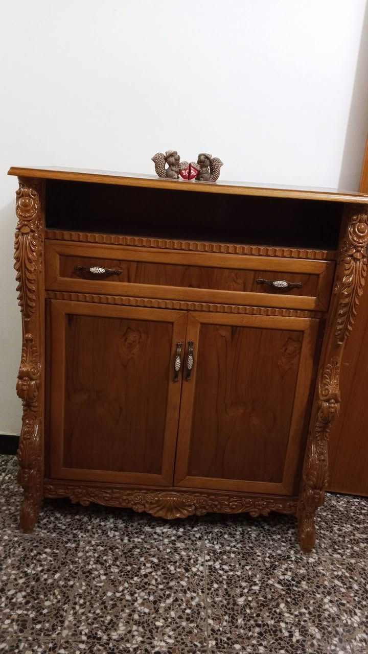 سلام عليكم غرفة اخشاب عراقي للبيع بسبب ضيق المكان للتواصل ***********
