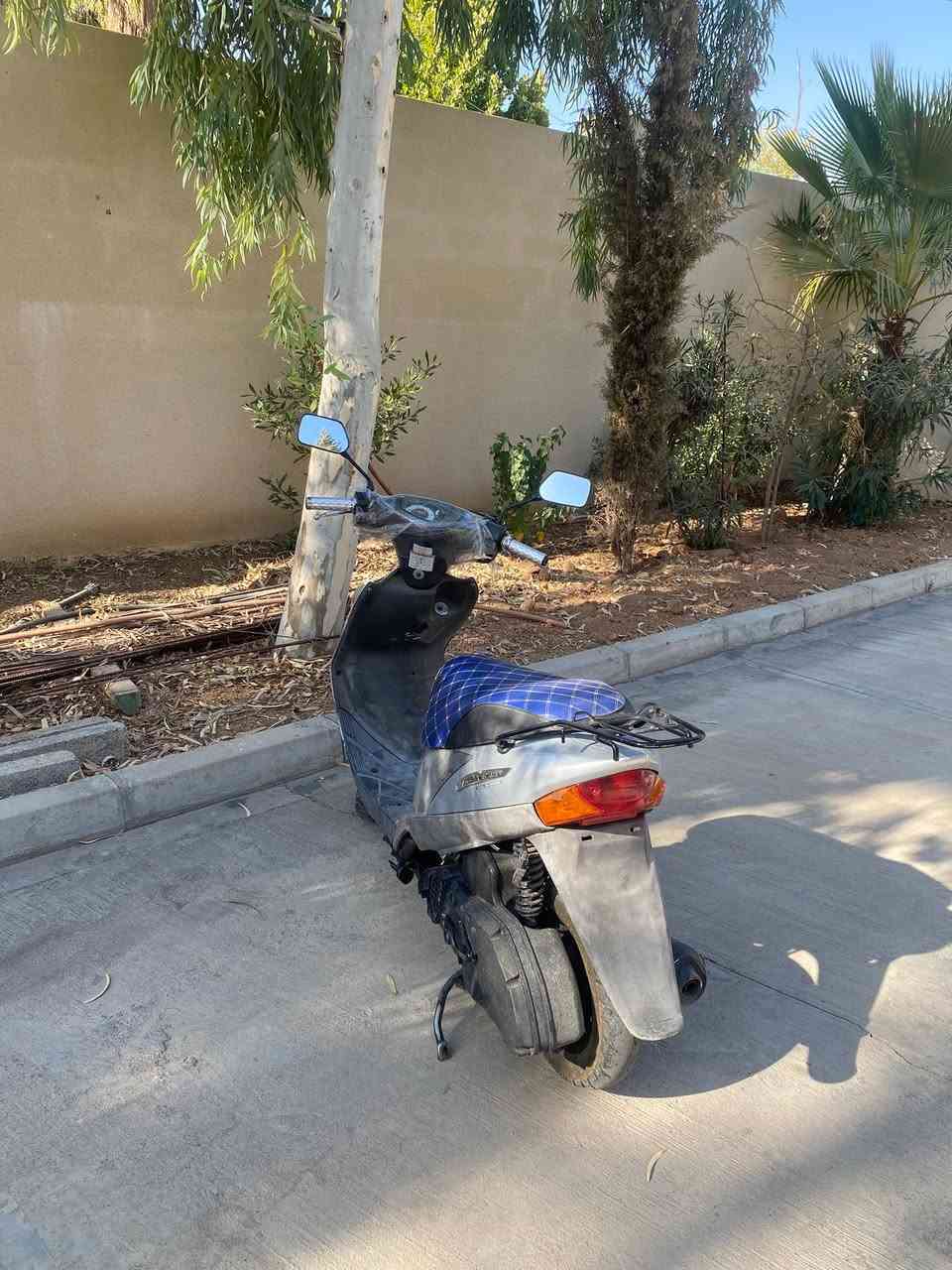Addris مەکینە ١٥٠ یابانیە مانتۆرە بئ حەیبە مەکینەی بەشەرتە لە قوەتی خۆی بئزارە سعری ٤٥٠ مەحمەلە::رەقەم وەتساپ ***********
