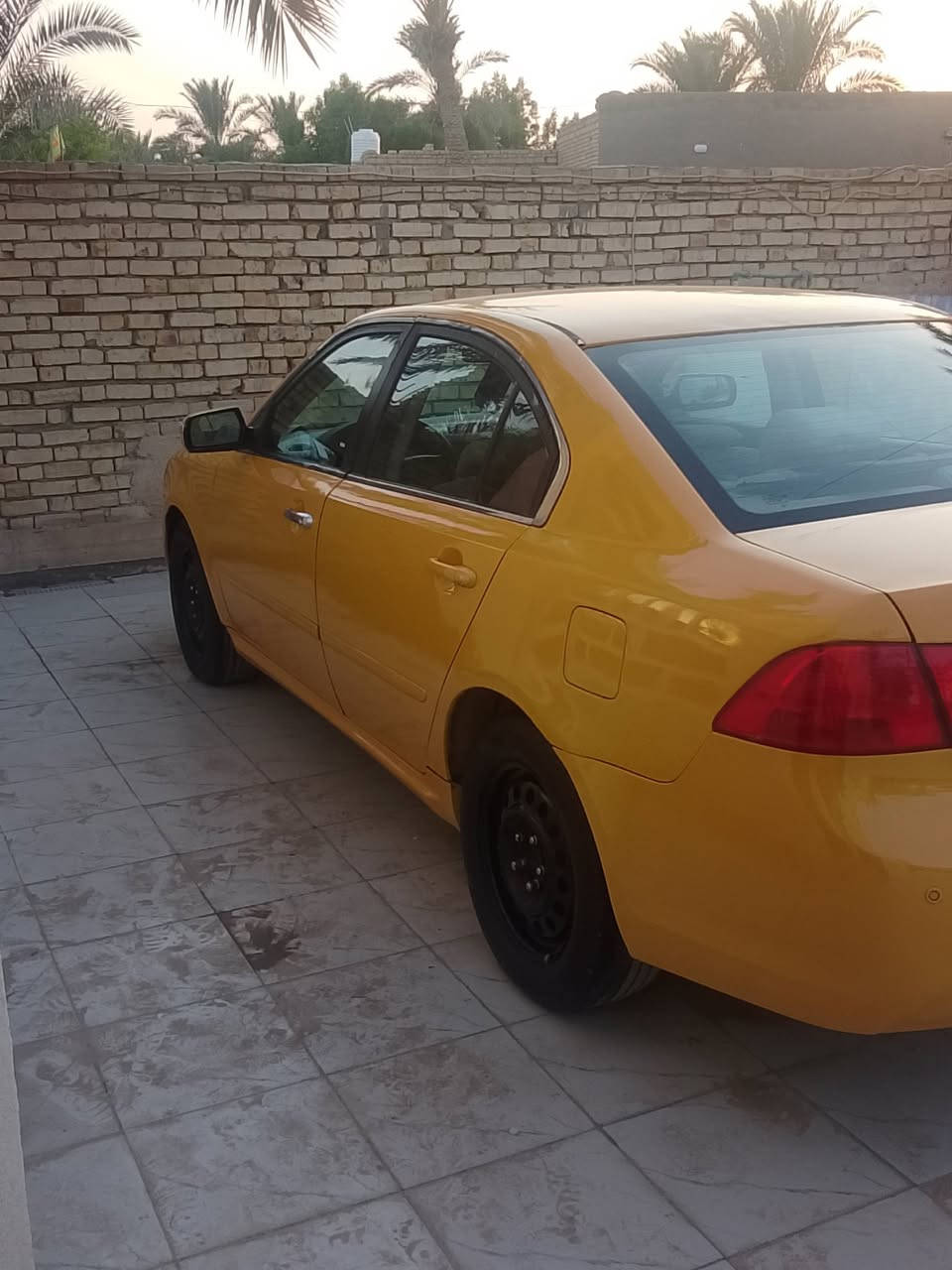 سلام عليكم سياره اوبتيمه موديل2009وارد امريكي السفسار عل رقم  ***********@
