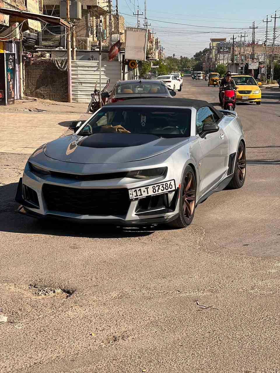 بيع جدآ مناسب ١٠٠ وبيهة مجال بسيط 
⏺ : يالله السلام عليكم شلونكمً شباب للبيع فقط كمارو 2017 كشف سيارهً لونً مميز السنويهً بسمي مشروع وطنيً تحويل ثاني يومً 
موصفاتً السيارهً معروفهً ميحتاجً اذكره 
كشفً شغال ميهً ب ميه وسيارهً محدثهً بلكامل ZL1 كلش ناصبه وحلوه   
بيهة لايت زنون اصلي وعين الشيطان ولدات حمر كلش حلوات 😈
 
تبريد شغال وثلج ماشالله 
بصمه ابواب.   بصمه سايد بريك 
السياره نضيفه ولا كلب مشتغل بل دشبول 
عليهة ويل اصلي كلش حلو وناصب السياره
حادث السياره جاملغ الخلفي عكس السائق ومعدل بارد بدون لا شواصي ولا دواخل ولا لغود فقط اليرباك عكس السائق طاك 

بيهة اربع قطع صبغ ابيع احزام علمود لا تعبك ولا تعبني 🤍.   
نقص السياره صدر شويه تعبان الامامي 
ورادله ادامه لين ماعندي مجال اسويهن 🤍.   مكان السياره بغداد الشعله
الرقم ***********. 
***********
