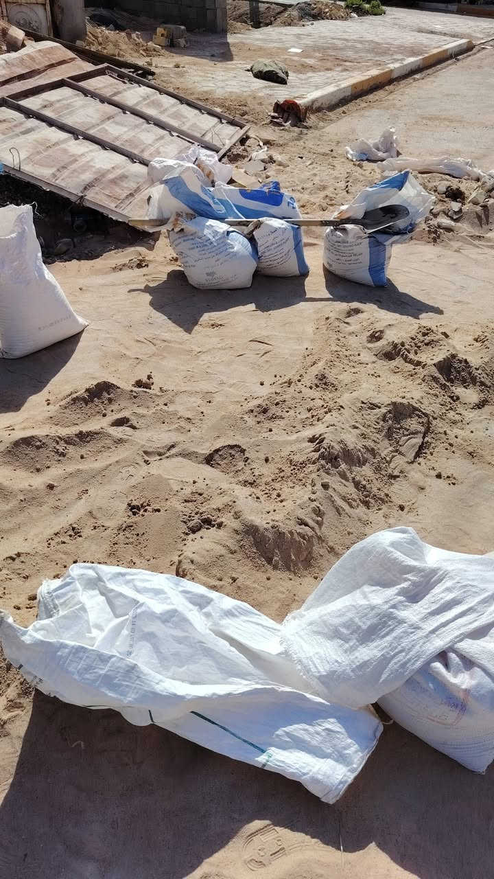 عمال قلع شتايكر تصعيد مواد لبخ تدخيل سبيس صبت نضافه تفليش
تنضيف نقاض تزفيت جميع العمال   ***********
