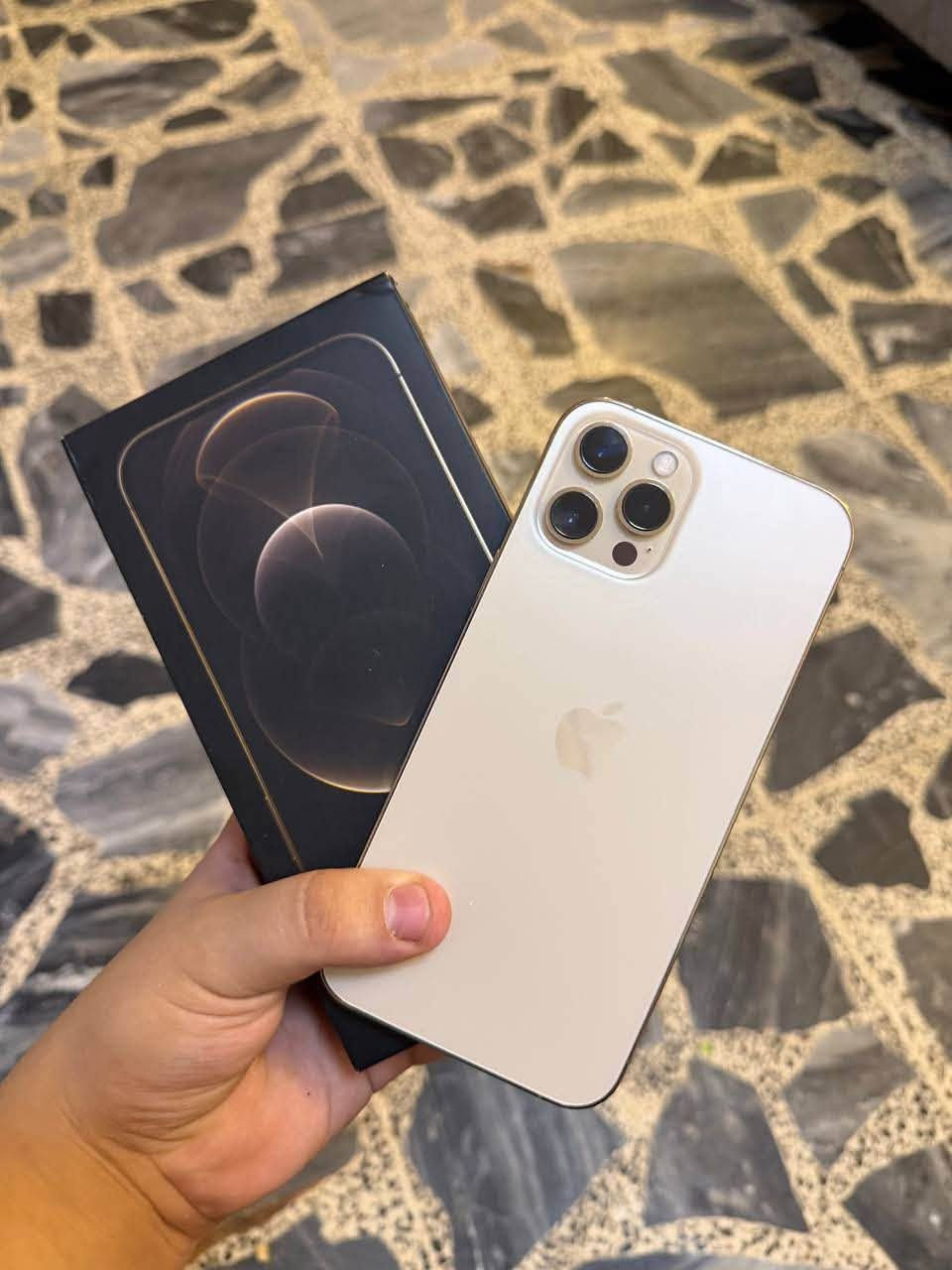 🔥📱 للبيع أو المراوس | iPhone 12 Pro Max 📱🔥
👑 ملك النظافة والرزانة 👑

📱 الموديل: iPhone 12 Pro Max
💾 الذاكرة: 128GB
🌍 النسخة: الشرق الأوسط الرسمية AA/A
🎨 اللون: ذهبي ملكي ✨
🔋 البطارية: 75% أصلية مال الشركة
🛠️ الحالة: وكالة، نظافة 100%، بدون شخط أو تصليح أو فتح
📦 الملحقات: العلبة الأصلية كاملة ومطابقة لمعلومات الجهاز
📍 الموقع: بغداد

🔥 جهاز راقي ونظيف جداً، جاهز للاستعمال فوراً بدون أي مصاريف إضافية.

💰 السعر: 580,000 دينار عراقي
🤝 بي مجال قليل حك جيه

🔄 أو مراوس — حسب الجهاز

📞 ***********
📸 Instagram: v___qv

✨ الجهاز يستاهل المعاينة! ✨
