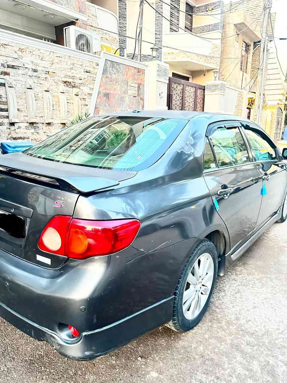 من رخصة الادمن
كورلا ٢٠١٠ سنوية جديد صارلها سنة من محول الرقم الجديد 
السعر ٧٥ ورقة وبيها مجال بسيط 
وارد امريكي محرك ١٨٠٠ 
تبريد خير من الله مكينة وكير بعد كورلا 
اذا عاجبك السعر خابرني بيك خير ودلل 
واذا ما عاجبك السعر براحتك بس لا تكسر بحلال غيرك 
تعال گلب وشوف ما اعرف شنو حادث وشنو مضروبة او شنو مبدل بيها 
سيارة صارلها سنة يمي 
وتعرف سيارة من ٢٠١٠ بالشارع بيها جراد قمارة 
ف من الاخير حتى ما اغشك ولا ادور وياك هي دنيا اربح براسك ١٠٠ دولار يم الله شلون اوفيها تعال وشوف عجبك اخذ معجبك عوفها الفلوس يمك والحلال يمي 
تحياتي 
العنوان حي العامل 
قرب جسر حي العامل 
***********
