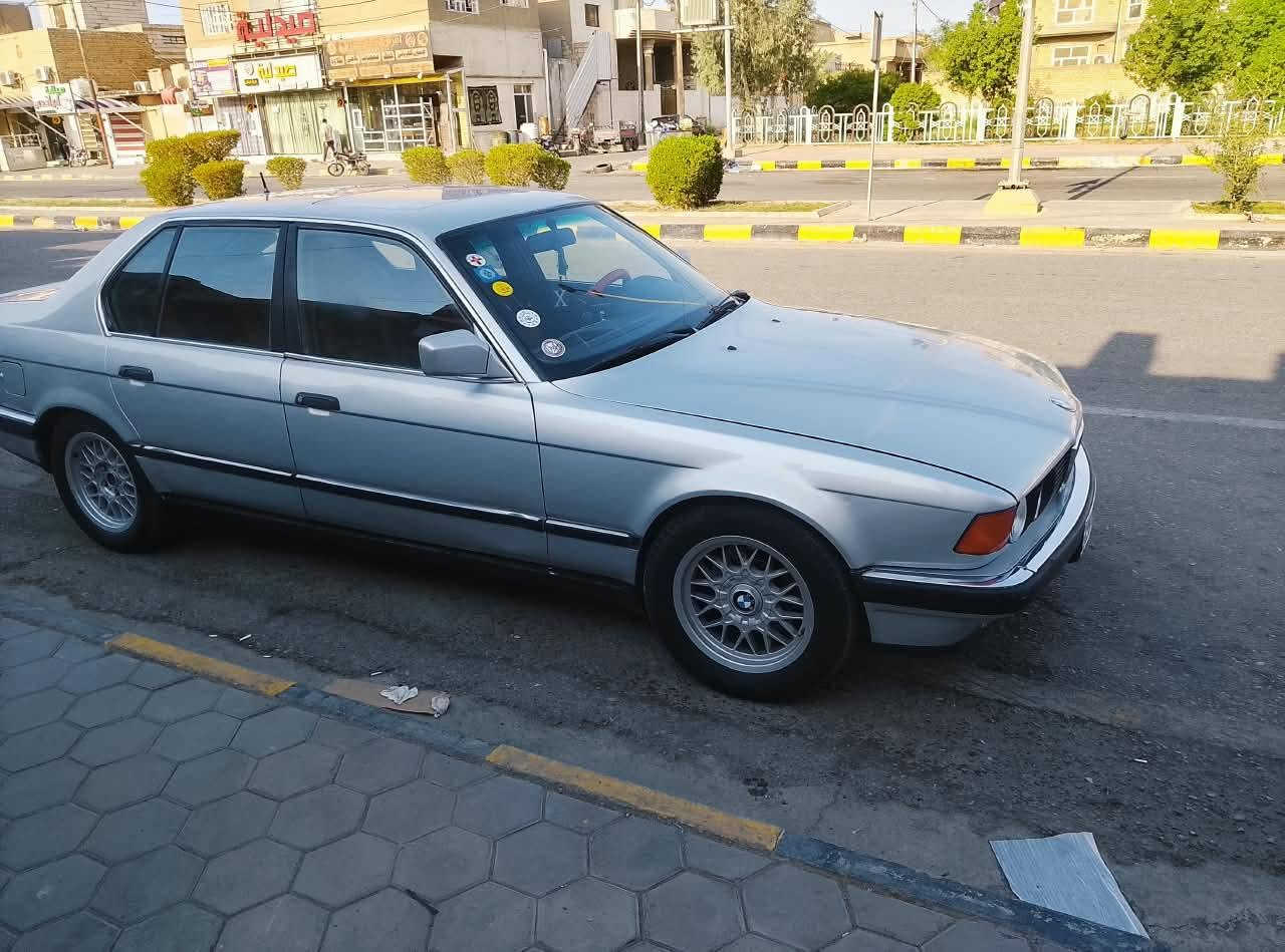 السلام عليكم بيئم 735 موديل 1991 
رقم أنبار مشروع وطني بسمي تحويل ثاني يوم 
هزه جديده رقم دولي سنويه ل 29 
كير محرك كفاله محور 3000vt
مصبوغه جماليه مكفوله من الضربه والعيب الشرعي 
تبريد ثلج 
واسط  قضاء الحي 
السعر 50 
*********** اتصال /واتساب
