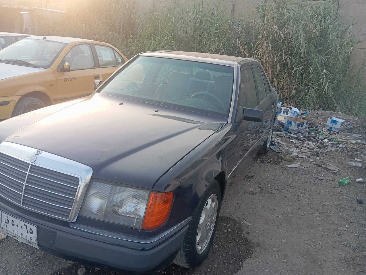 سياره مرسيدس 2 محوره جير ومحرك بطه موديل 87 حلوه السياره حداديه رقم بغداد تحويل وكاله طلب السعر المطلوب 25 ورقه رقم الهاتف ***********. مكاني بغداد حي اور
