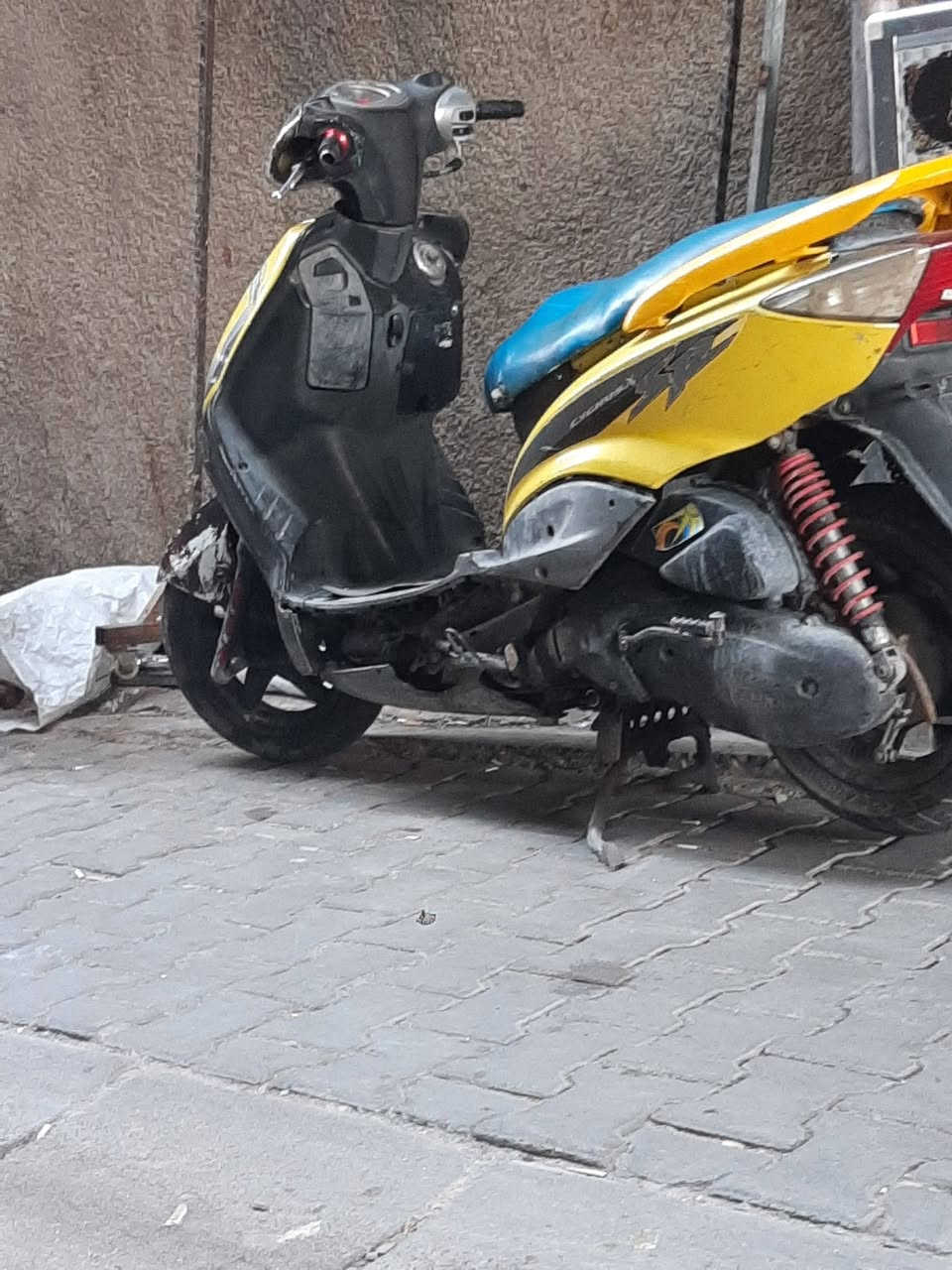 سكنس نثيه دراجه كامل كهربايات كلهي شغاله لدراجه محركه يخبل ناعم مكفول سعر 350 وبيهي مجال ***********
