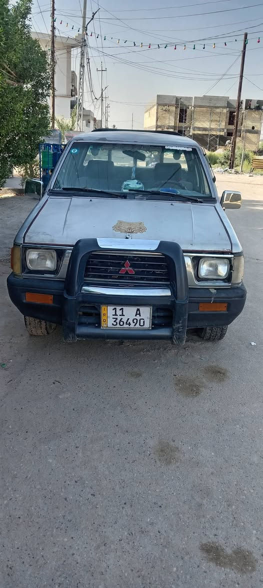 سلام عليكم سياره مسبوشي البيع موديل 93 كير محرك خير من الله السنويه جديده 2031السياره اربع كير تخم تاير السعر 35بيه مجال ***********العنوان فلوجه السكنيه
