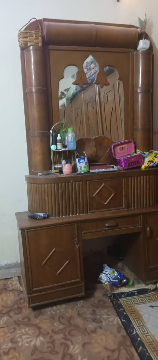غرفه نوم  400 وبيها مجال
+ثلاجه    200

+مجمده   200

+مرجوحه للبيع    125وبيها مجال

‏‪***********‬‏ صاحب الغراض
