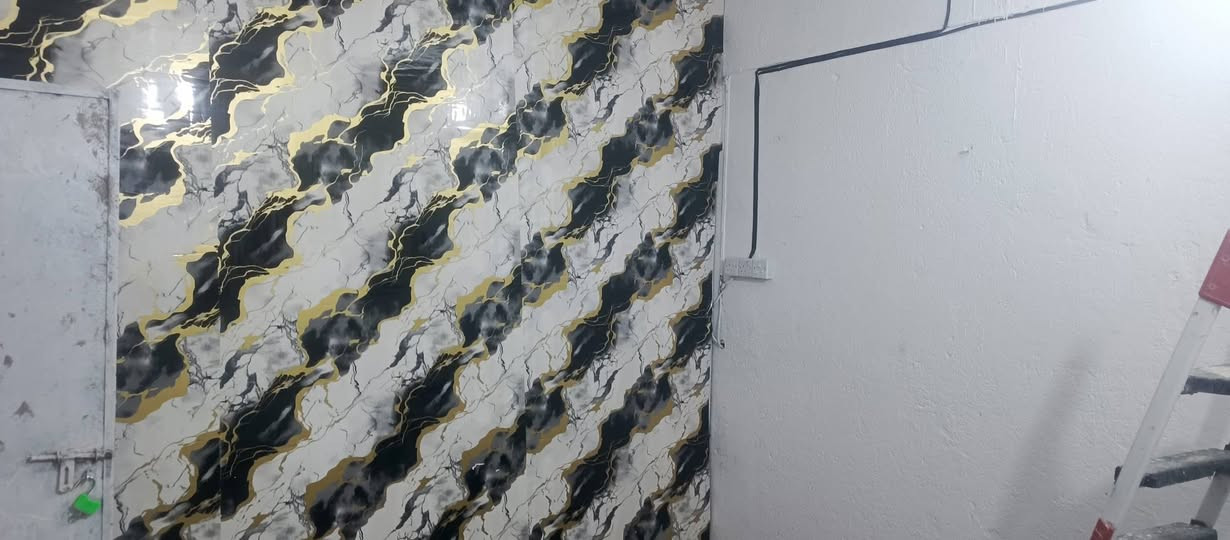 السلام عليكم بيت زراعي بشارع حجي كشكول بلبدايه وره حسينية العقيله وسيد حميد ابو الانشائيه بيه وصل تطويب مساحته 110متر يتكون من غرفه وصاله ودوانيه ومطبخ وصحيات وطارمه البيت نضيف ومرتب يبعد عن الشارع العام  اقل من نص دقيقه السعر 28وبيه مجال ***********
