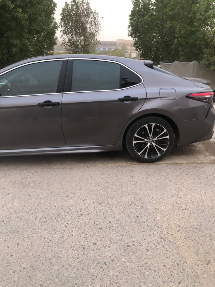 السلام عليكم
من رخصة الادمن 
‏Toyota Camry SE Plus 2018 
مرقم أربيل تحويل مباشر
محرك  2500 
4 سلندر
اللون نفطي
المواصفات/// 
فول بس مو بصمة تشغيل
سلايد روف 
ويل كروف
داخل جلد رصاصي
كشن كهربائي
تحذير مغادرة المسار
تحذير من الاصطدام الامامي
رادار أمامي 
توقف ذاتي
تحديد مسار
مثبت سرعه
نقاط عمياء
تحكم ستيرن كامل
تبريد ثلج
شفتات بالستيرن
كاميرا خلفيه
شاشه كبيره 
مرايه تعتيم ذاتي
لايتات امامي زنون بلادي
ارباكات بركة
وبعد هواي مواصفات بيهة 
السياره جاهزه اي نقص مابيها
السيارة كلين تايتل 
وارد امريكي 
للاستفسار ومعرفة السعر 
الاتصال على الرقم 
***********
السعر المطلوب 185
