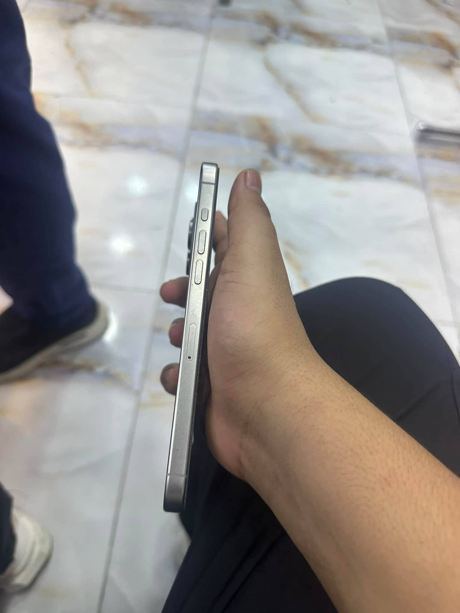 آيفون ١٥ برو ماكس • ٢٥٦ • بطارية ٨٥٪