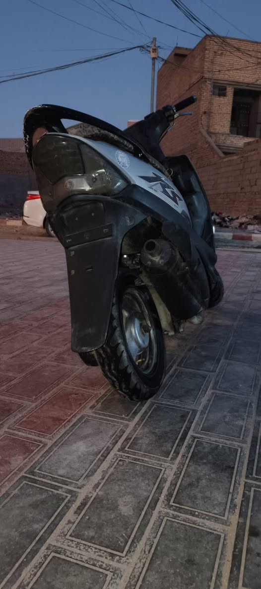 ماكس عدله للبيع
دراجه خير من الله بوشه 49 شلعه ومعدل دراجه بلاديه من تاير للتاير كفرات ختم واحد كهربائيات شغاله سلف وهندر شغاله 
سعرها مناسب والشراي منختلف ان شاء الله  . 
***********
