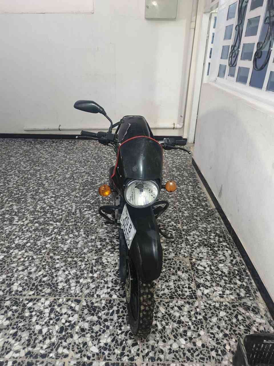 درجة بوكسر للبيع موديل, 21دراجه نضيفه السعر 1650 وبيه مجال المكان الحسينية الراشديه الاتصال على هاذا الرقم *********** الرقم الثاني ***********
