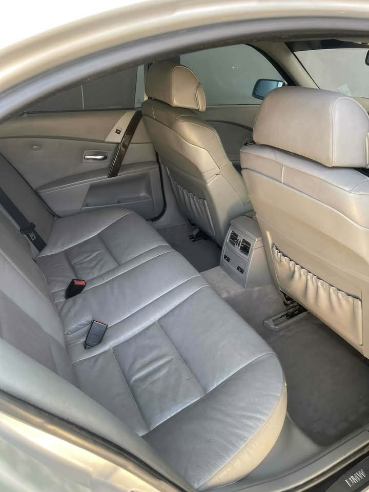 للبيع : BMWE60
موديل : 2004
محرك : 530i n52
لون : سلفر بدون حادث ودواخل 
بيها قطعة صبغ اوربي
السيارة نظيفة حيل تبريد ثلج
محرك وكير بشرط 
كشنات جلد 
كت M5 دعاميات ودوسات m5
بدون فتحة 
الــســـعـــر : 125
للاتصال على الرقم : ***********
