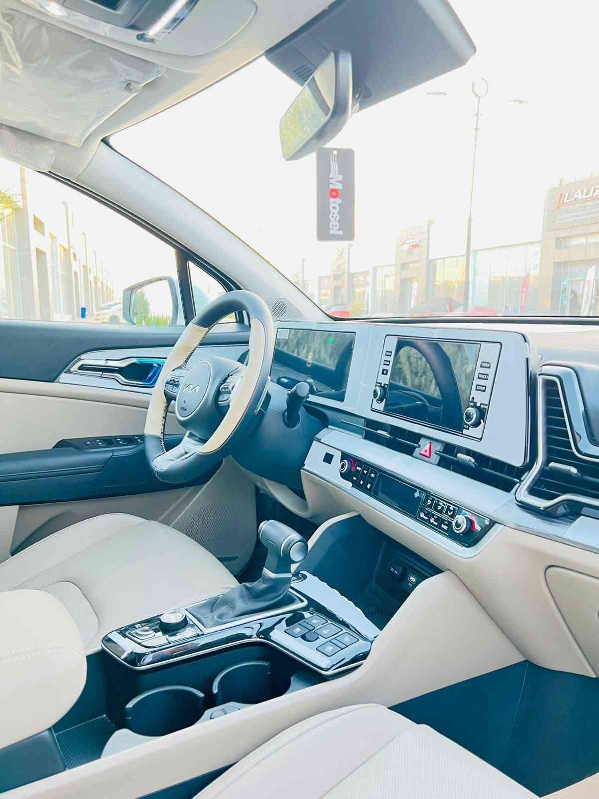 كيا سبورتج 2025 زيرو VIP خـــلیجی 
ســـــــــــــعرە/240$بـــیه مجال  قليل

كيا سبورتج 2025 زيروو VIP مرقم سلیمانیە الدولي مرقم جاهز ✅
مــاشــیه 3الف KM

المواصفات 🚘
بانوراما 
صندوك كهرباء ـــ
مقاعد كهرباء 
داخل کریمی 
4 كامرات محيطية 
شاشة متصلة 
كشنات تبريد وتدفئة 
تحكم استيرن جهتين 
شفتات ستيرن 
ويل كب 19 
بيانو بلاك 
12 حساس امأمي وخلفي 
6 ايرباك 
بصمة ودخول ذكي 
تشغيل عن بعد 
اوتو هولد 
وباقي المواصفات معرفە   📍
مــــکان  سلیمانیه
***********
*********** ☎️ السليمانية, العراق
