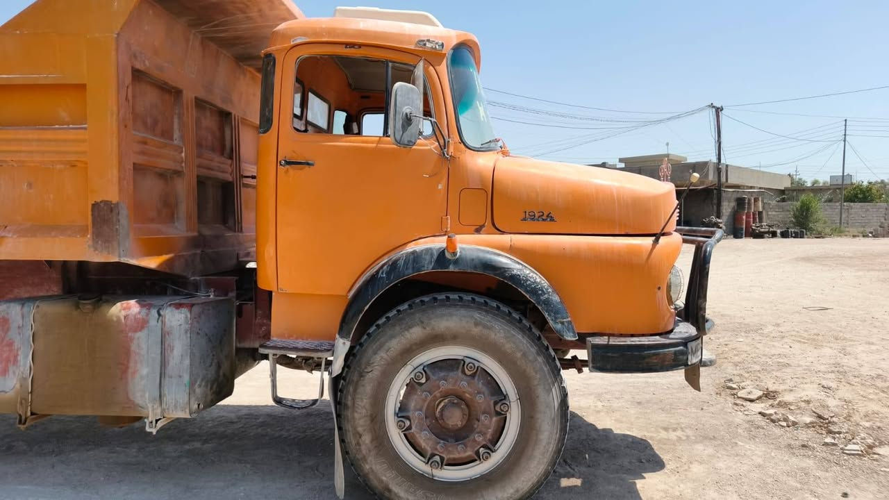 اقجم للبيع موديل 82
السعر خاص 

رقم الهاتف ***********
***********
